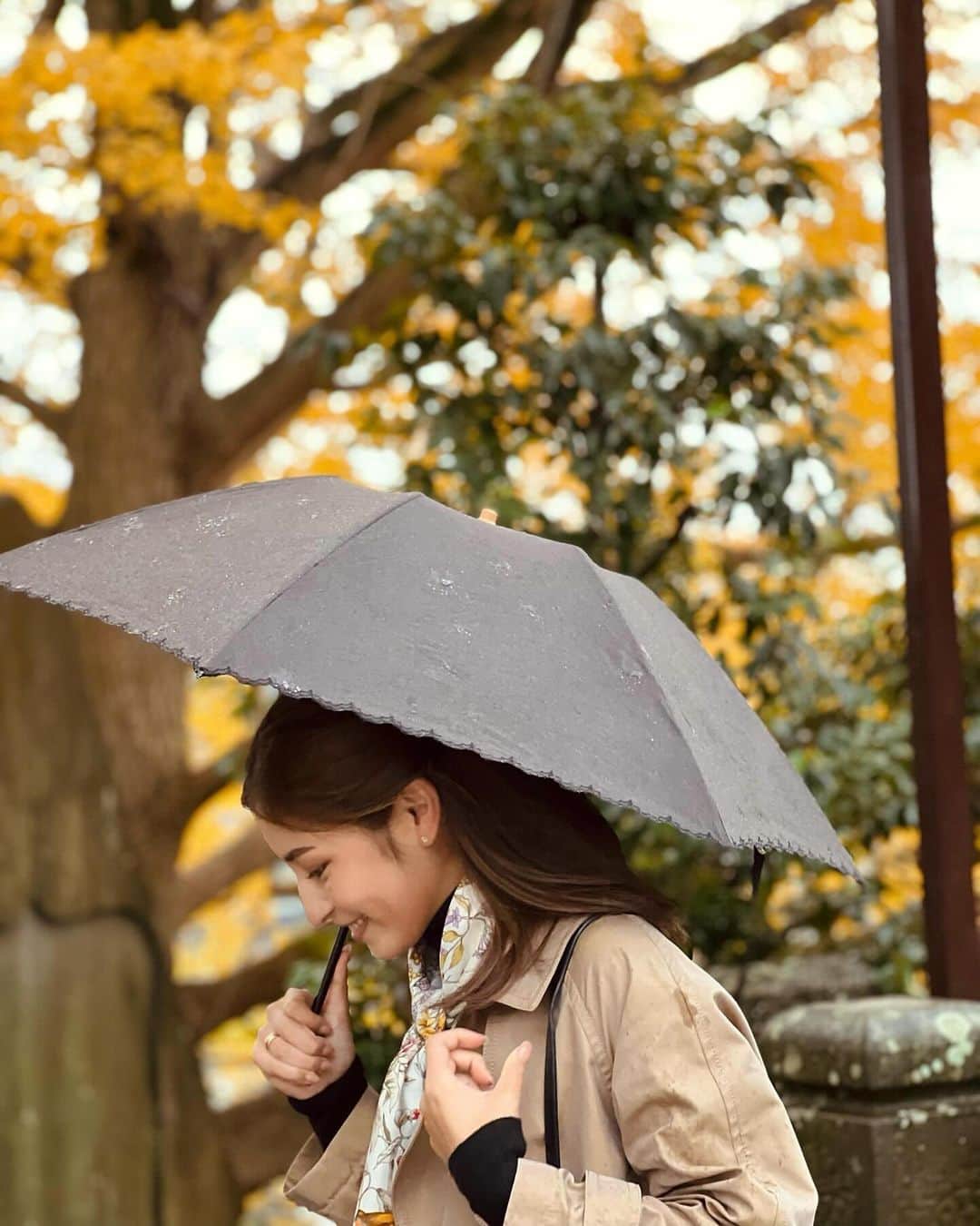 瀧澤あすみさんのインスタグラム写真 - (瀧澤あすみInstagram)「雨でどんよりな空だったけどそれはそれで素敵だった✨ 今年は家族で色んな秋を沢山堪能できてよかったなー🍂」11月26日 21時40分 - asumitakizawa