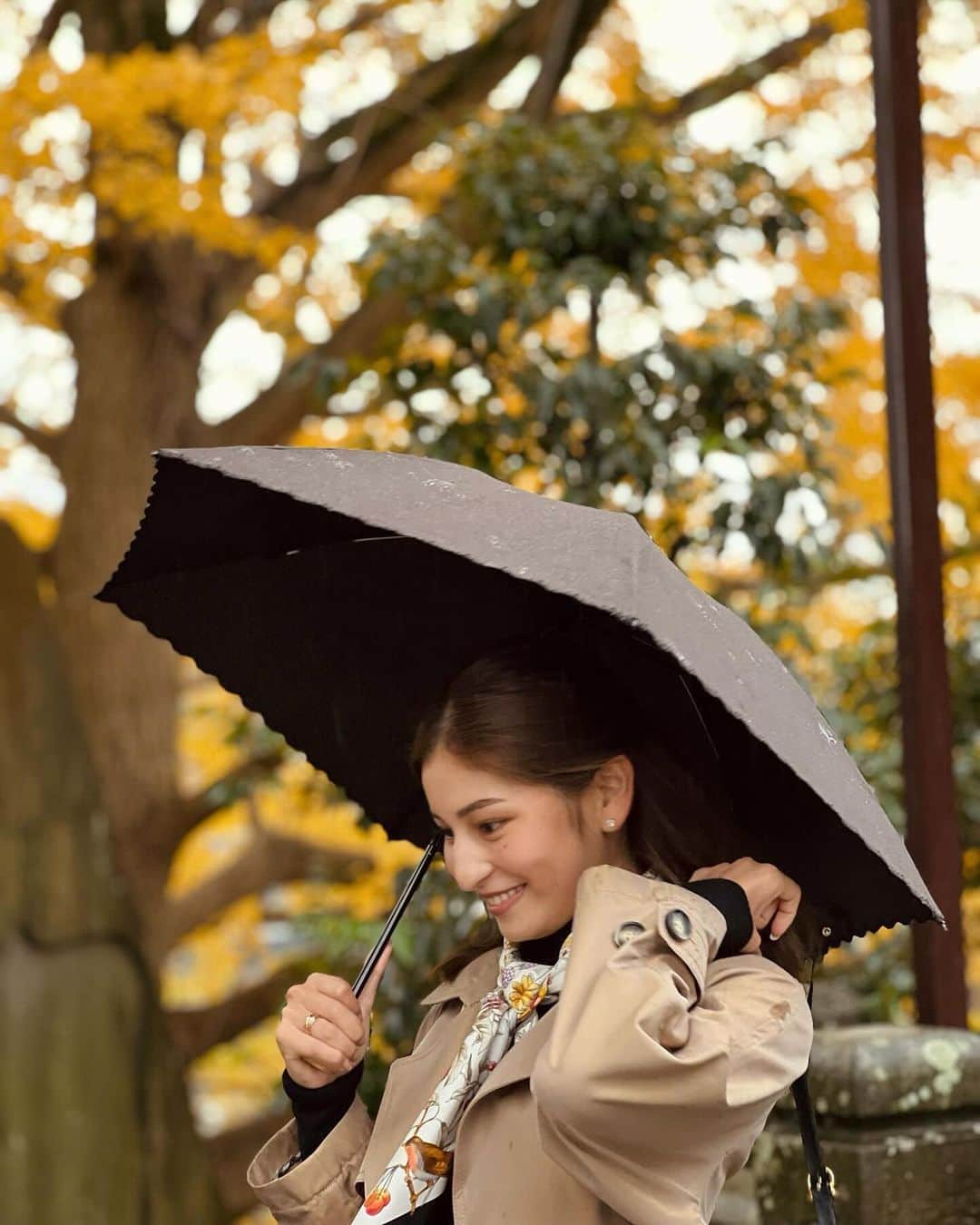 瀧澤あすみさんのインスタグラム写真 - (瀧澤あすみInstagram)「雨でどんよりな空だったけどそれはそれで素敵だった✨ 今年は家族で色んな秋を沢山堪能できてよかったなー🍂」11月26日 21時40分 - asumitakizawa