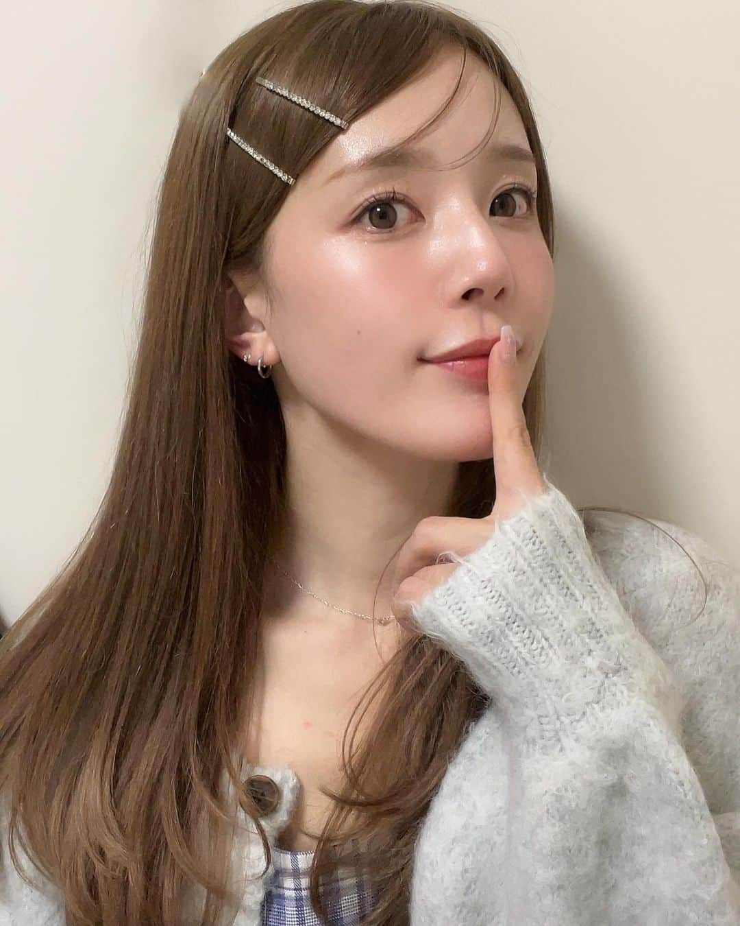 目見田早弥子のインスタグラム：「🫳🏻🫳🏻🫳🏻🩷」