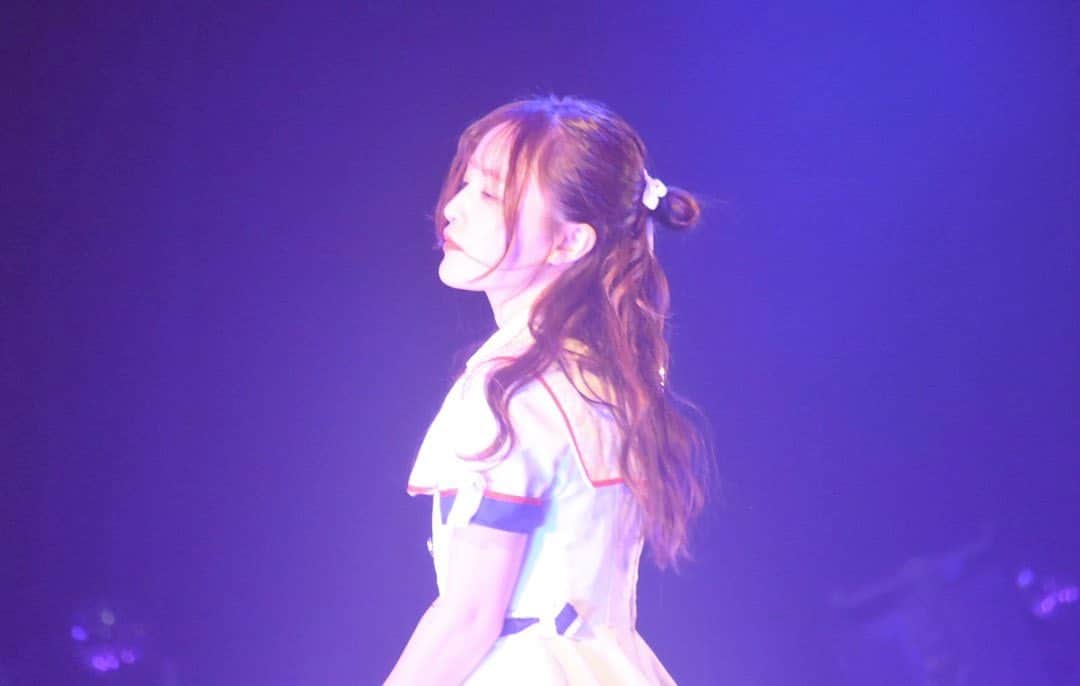 三浦菜々子のインスタグラム：「6周年ライブまで1週間を切りました！ あっという間だ〜 気づけばアイドル人生も長いんだけど そんなアイドル人生の中でも悔いの残らないライブになったらいいなあ  そしてお久しぶりの滋賀と白キャン初の京都もありがとう！ 次のお会いするのはもう6周年ライブだね！！  #白キャン #真っ白なキャンバス #アイドル #idol #三浦菜々子」