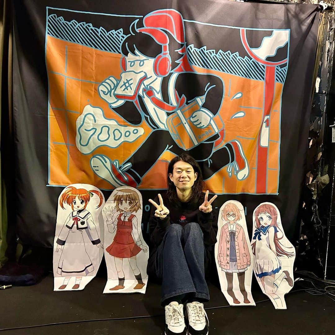 のインスタグラム：「2023.11.26 徳島club GRINDHOUSE 「ハンブレッダーズ “秋のグーパンまつり2023”」 #木島が好きなアニメ #ひだまりスケッチ #凪のあすから #境界の彼方 #魔法少女リリカルなのは #四星球小道具図鑑 #秋のグーパンまつり2023」