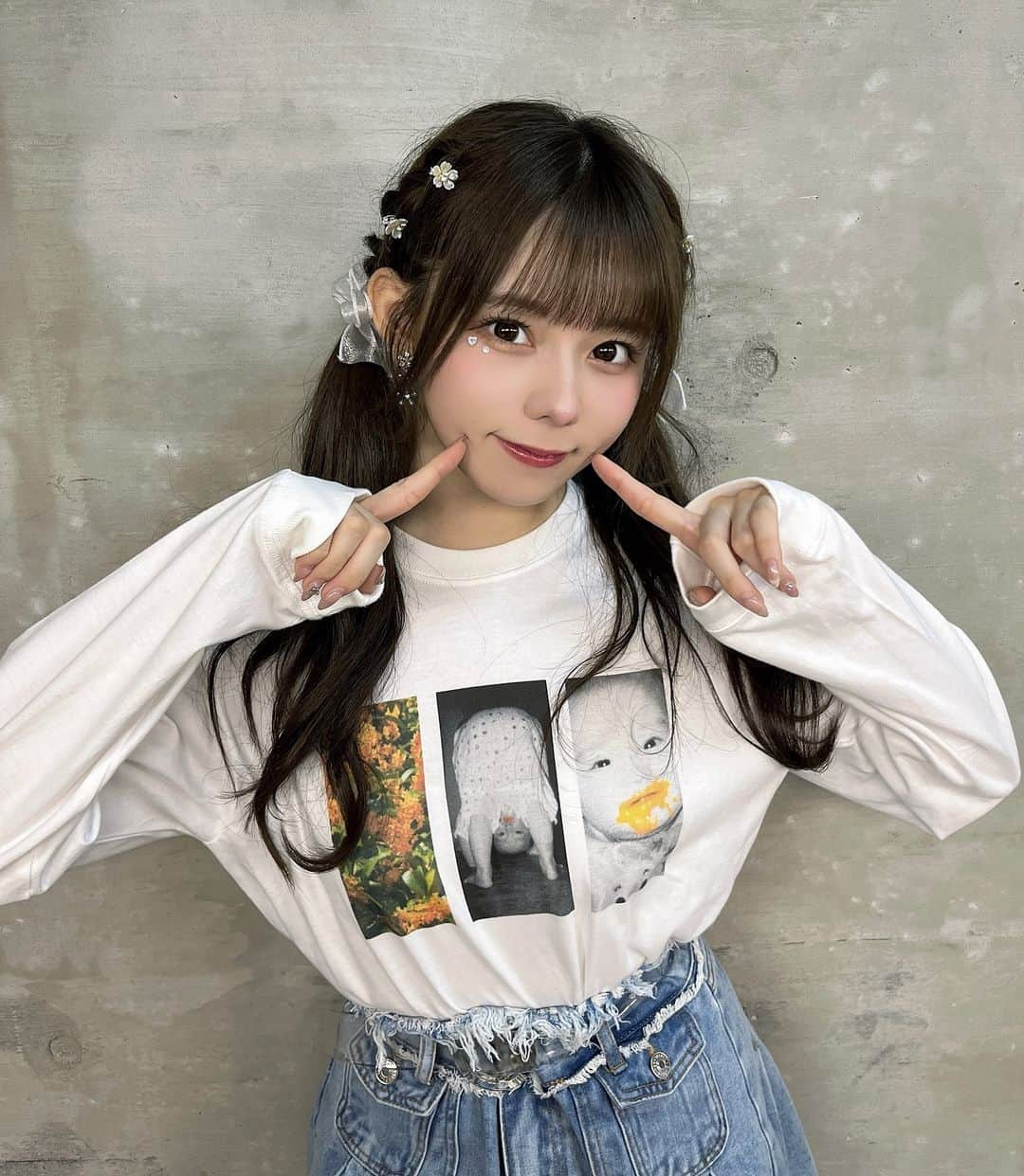 大森莉緒のインスタグラム：「・ ・ 久しぶりにライブでツインテールしたよ🫣💞 ・ ・ #大森莉緒 #おーりお #おりおんず #ツインテール #リボン #instagood #instapic #good #hair #패션 #코디 #오늘의코디 #오늘의패션 #전신샷 #코디스타그램 #옷 #좋아요」