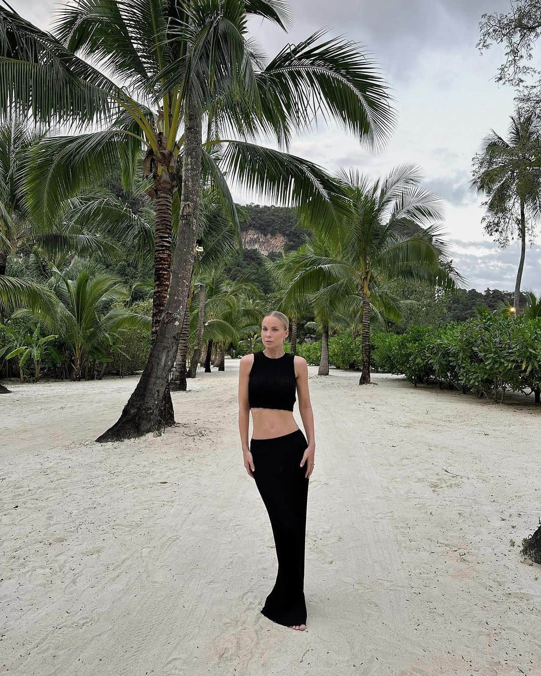 Victoria Törnegrenさんのインスタグラム写真 - (Victoria TörnegrenInstagram)「AD - Dinner time 🌴 @paradisekohyao @theasia.collective」11月27日 1時55分 - victoriatornegren