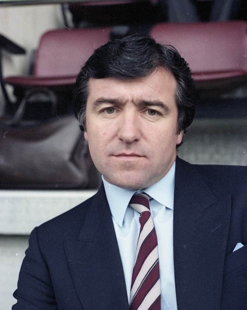 FCバルセロナのインスタグラム：「FC Barcelona deeply regrets the passing of Terry Venables, who managed Barça from 1984 to 1987. Our condolences to his loved ones. Rest in peace.  El FC Barcelona lamenta profundament la mort de Terry Venables, entrenador del Barça de 1984 a 1987. Les nostres condolences als seus estimats. Descansa en pau.  El FC Barcelona lamenta profundamente la muerte de Terry Venables, entrenador del Barça de 1984 a 1987.  Nuestras condolencias a sus seres queridos. Descansa en paz.」