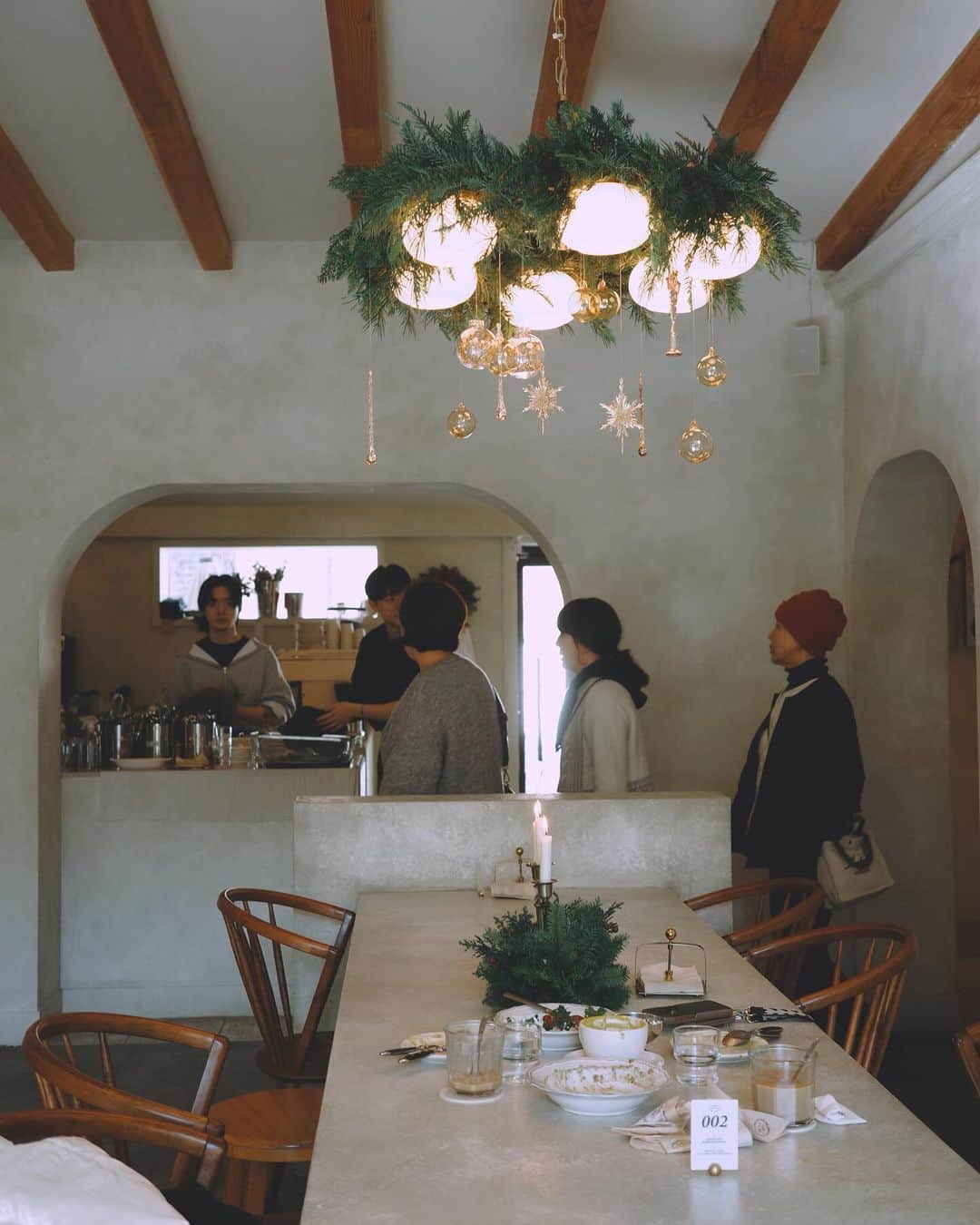 小梶恵莉さんのインスタグラム写真 - (小梶恵莉Instagram)「. ハロウィンが終わったらすぐに クリスマスに切り替わる世の中🎄  クリスマスムードなだけで もう既にハッピー！！🎅🤍🤍  着いてすぐに向かったこのカフェ、 天才的に可愛くて、美味しかった。 またぜっったい行きたい❣️  @corned.e.pepe   可愛いだけじゃなくて むっちゃ美味しいってほんますごい。  #korea#韓国#韓国カフェ#韓国旅行」11月26日 22時05分 - eri3580