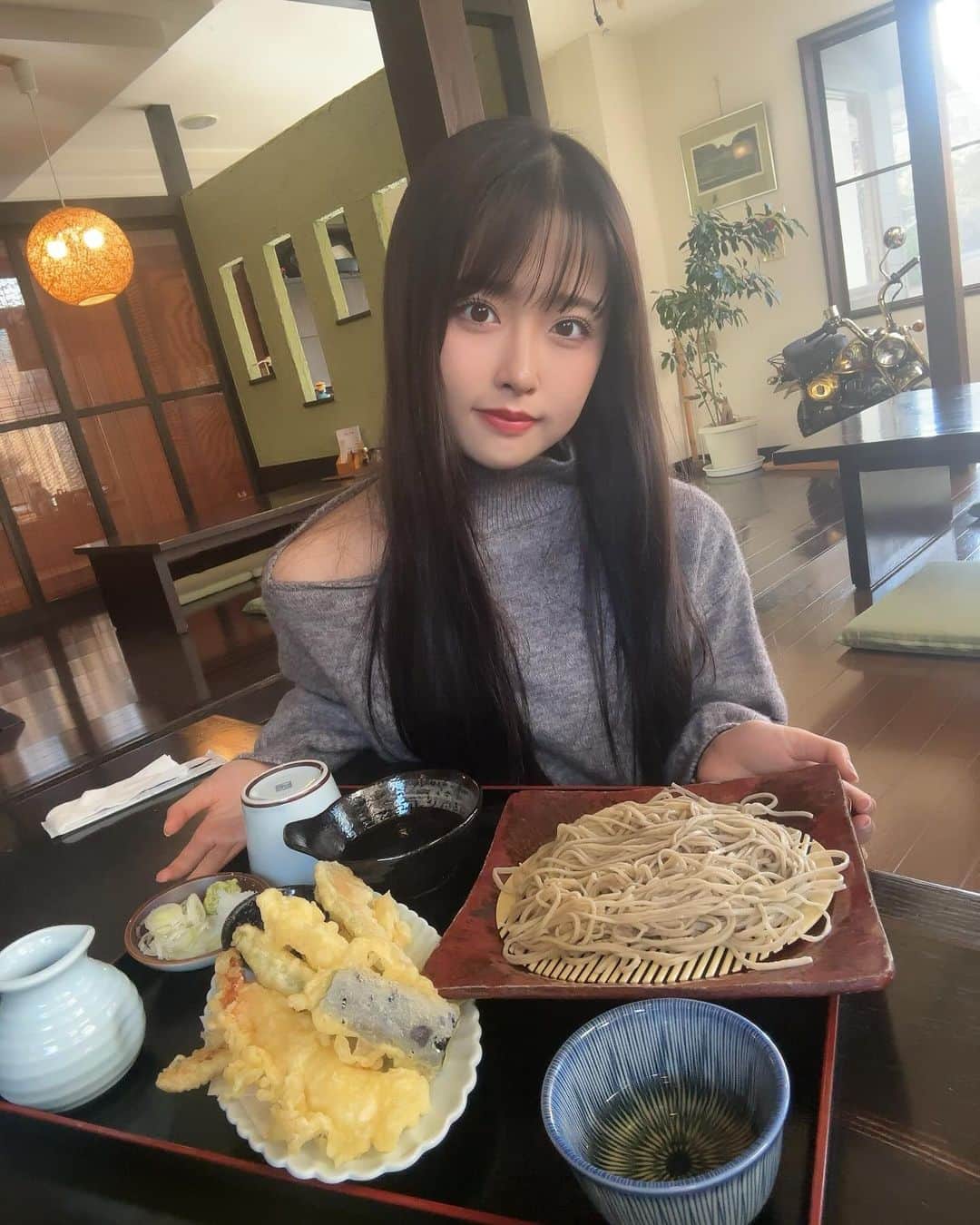 りりのインスタグラム：「おそばーー🩷 そばがきっていうのを初めて食べた！🫶 美味しかった！🫶  #jmix  #jmixmodelagency #ジェイミックス #model #モデル #jk2 #sjk #大分 #りり」