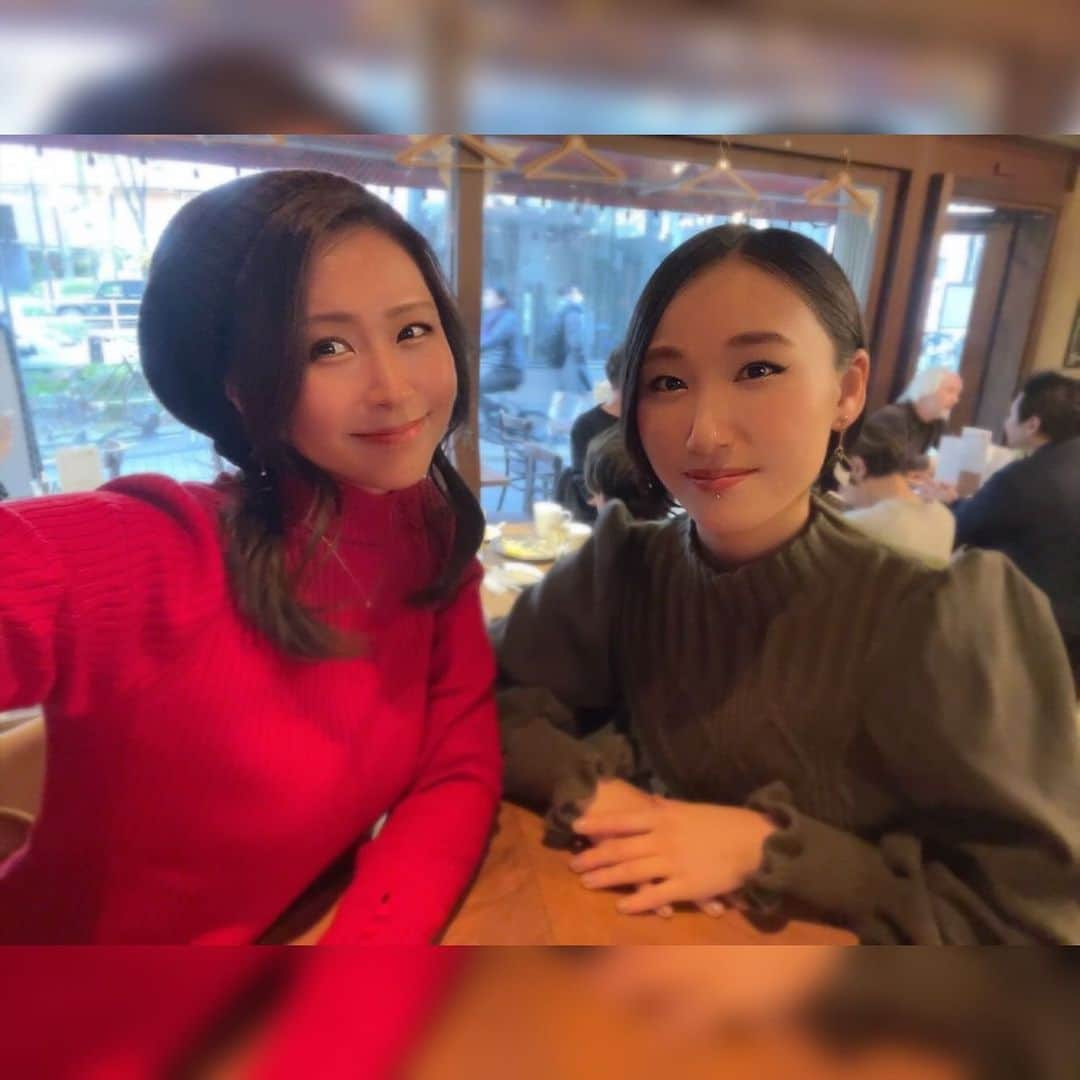 水上真理のインスタグラム：「土曜日の昼間は アオイさんと🥰 . アオイさんと私は 似ているところがあるので 色んな話ができてうれしい☺️✨ . 次の約束も 今から楽しみだなぁ♡ . #smile  #happy  #love  #ハッピーアワー」