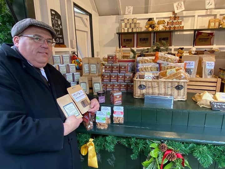ベーミッシュ美術館のインスタグラム：「Today is #MuseumShopSunday!   If you’re looking for that perfect Christmas present, or want to treat yourself, we have a range of unique Beamish products inspired by our collections and exhibits. 🎁🎄  From our new refillable water bottle and reusable coffee cup to Herron’s Bakery treats, award-winning cold creams, and tram driver and sweet shop bears, be sure to take a look on your next trip to the museum, or visit our online shop, link in bio.  Beamish is a charity and every purchase you make supports the museum and is greatly appreciated.」