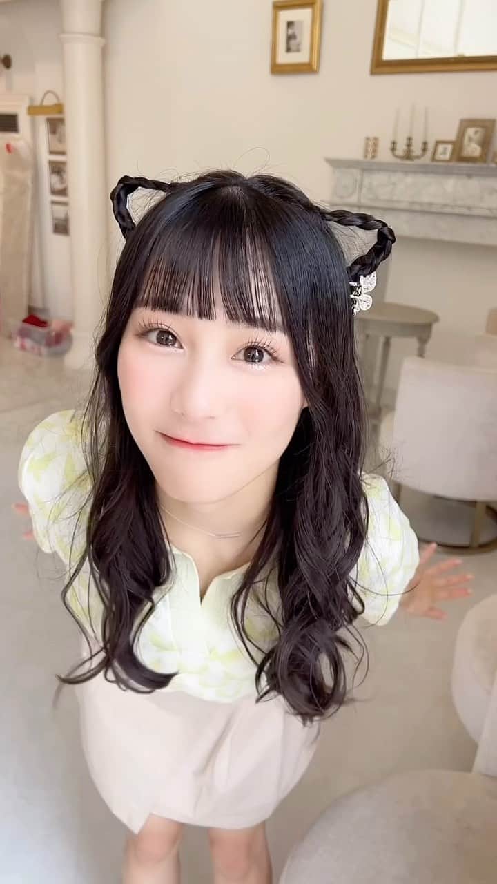 山崎玲奈のインスタグラム：「『めっちゃちっちゃらぶ』MV8万再生ありがとう！📺♥️  オフショット動画載せるね~！ 最後までみて笑笑」