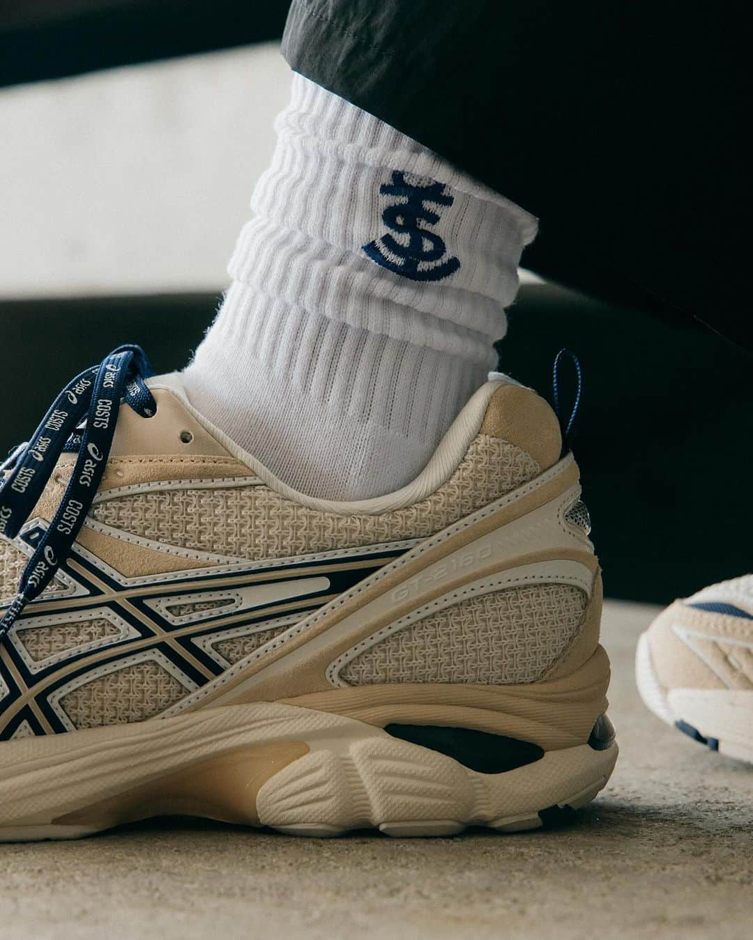 DOVER STREET MARKET GINZAさんのインスタグラム写真 - (DOVER STREET MARKET GINZAInstagram)「ASICS x Costs launches on 28th November at Dover Street Market Ginza 2F and on the DSMG E-SHOP. @asics_sportstyle  @costs_sz  @doverstreetmarketginza  #doverstreetmarketginza」11月26日 22時16分 - doverstreetmarketginza