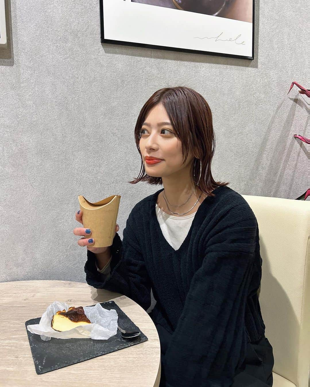 奥田紗都さんのインスタグラム写真 - (奥田紗都Instagram)「. いつかの休日コーデ☕️ ⁡ ⁡ 最近休日カフェ行って美味しいケーキ食べるのに ハマってます🍰 ⁡ ⁡ ⁡ ⁡ ここ数日体調崩してしまって全然投稿できなかった、、、 皆さんも風邪ひかないように気をつけてください〜🤧 ⁡ ⁡ ⁡ ⁡ ⁡ ⁡ ⁡ ⁡ ⁡ #休日コーデ #休日の過ごし方 #ニット #ニットコーデ #happyjohn #ハッピージョン #伸ばしかけ前髪 #うざバング #外はねボブ #カフェ巡り #カフェ活 #カフェ #吉祥寺カフェ #カジュアルコーデ #冬コーデ #冬服コーデ」11月26日 22時16分 - osato720