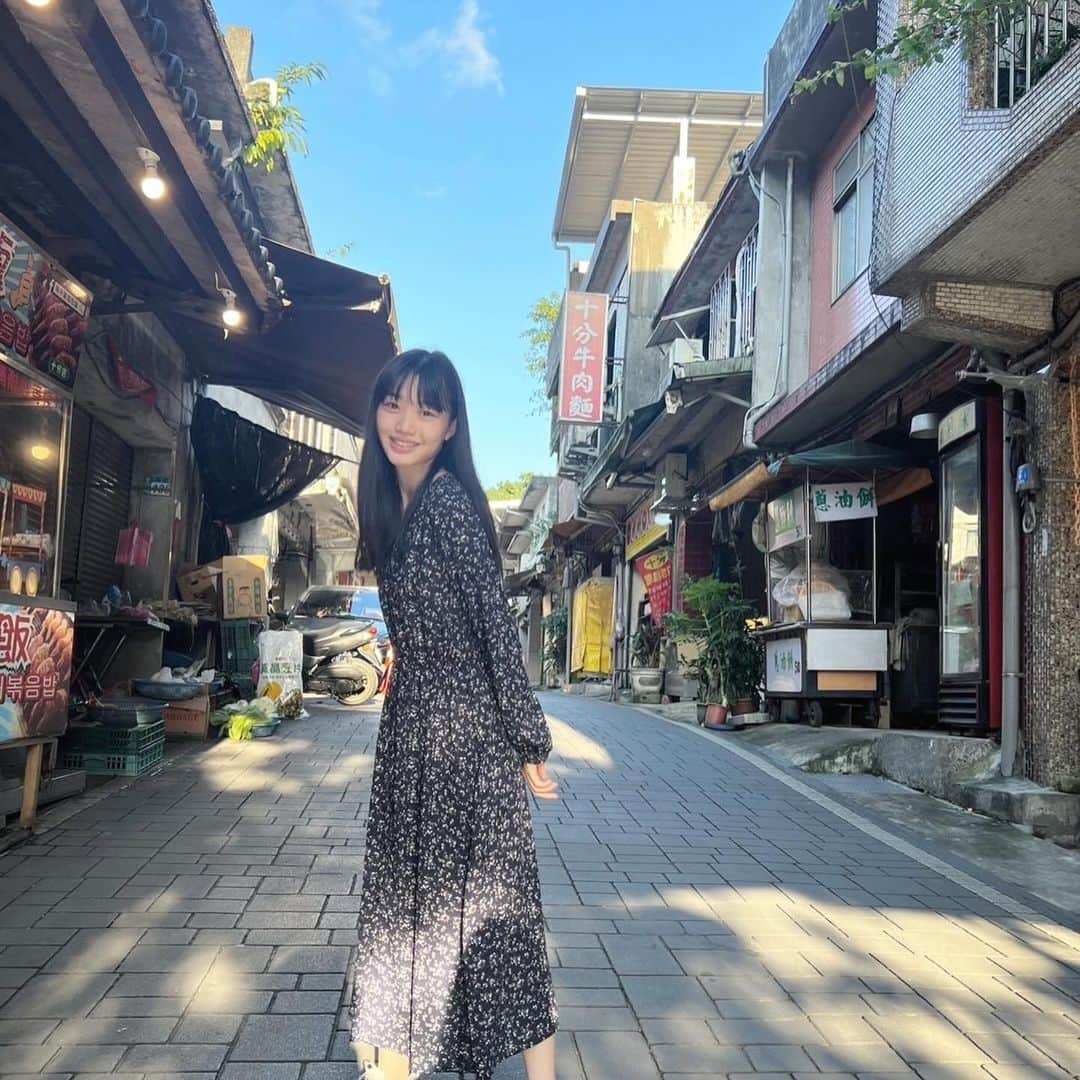 増井湖々さんのインスタグラム写真 - (増井湖々Instagram)「. 先日家族と台湾旅行に行ってきました！その時の写真🤳 しばらく台湾の写真をあげていきますー  楽しかったなぁ💭  #台湾 #十分」11月26日 22時18分 - coco_masui0712