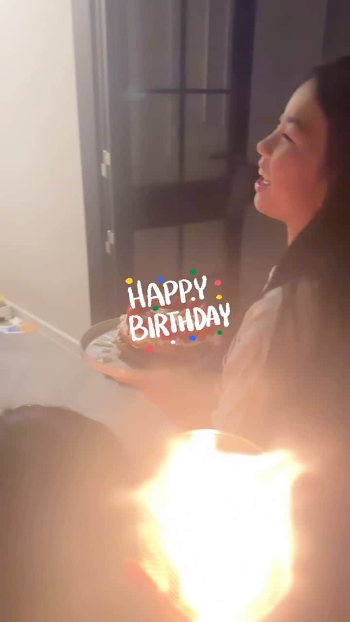 優木まおみのインスタグラム：「パパ誕生日🎂おめでとう🎊」