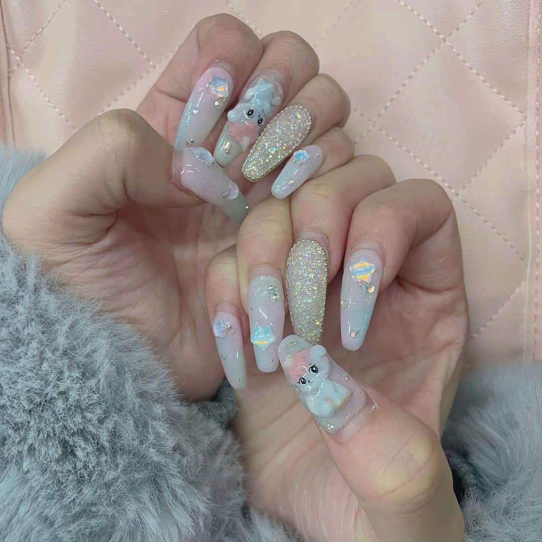 村田実果子のインスタグラム：「unico nail 🩵ꕀ⋆ 🧠 ： @raviy_kojikoji #märchennail」