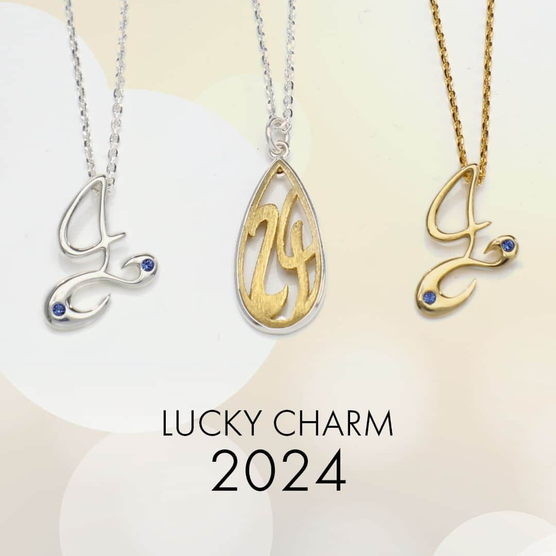 フォリフォリさんのインスタグラム写真 - (フォリフォリInstagram)「New Year 2024 Lucky Charms by Folli Follie. Two impressive designs of a boat and a drop pendant to choose from. Discover them online.  #follifollie #myfollifollie #necklace #2k23 #fashion #style #LuckyCharm2024 #LuchyCharm #jewelleryofinstagram #jewelleryoftheday #jewellery #jewelry #instajewelry #fashionjewelry」11月26日 22時39分 - follifollie