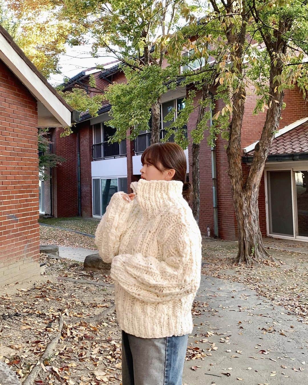 のインスタグラム：「♥ 간만에 묶은 머리 💪🏻👧🏻🤳🏻 𝑱𝒂𝒏𝒈𝒔𝒖𝒉𝒚𝒖𝒏」