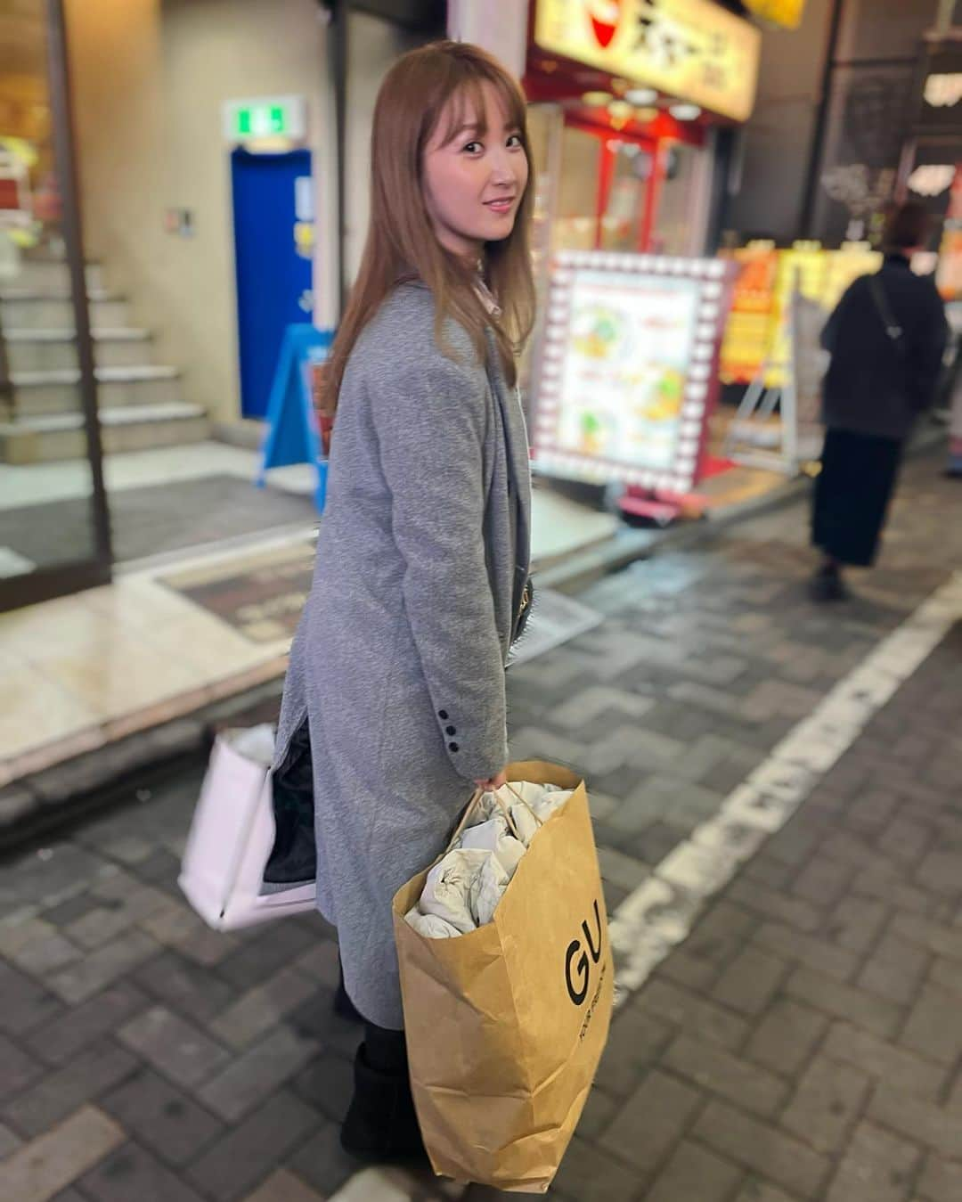 宮崎華帆さんのインスタグラム写真 - (宮崎華帆Instagram)「_ 仲良し友達とたくさん買い物もして競輪祭もしっかり楽しんで最高の休日でした❤︎  3日間狙い目チェックしてくれた方ありがとうございました！ 車券は外れてしまったけど、どのレースもほんとに熱いレースで準決勝や決勝は特に涙涙涙でした。。。 選手の熱い思い熱い戦い6日間ほんとにみなさんお疲れ様でした！！そして、ありがとうございました☺️  改めて眞杉選手優勝おめでとうございます！！  次は年末のグランプリ楽しみだなああああ♡♡♡♡」11月26日 22時56分 - seto09nami