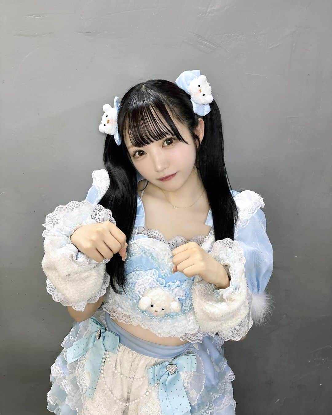 小林莉奈さんのインスタグラム写真 - (小林莉奈Instagram)「. . 衣装交換でみぽの衣装着たよ🩵  アイドルになって自分の担当カラーの衣装だけじゃなくて 色んな可愛い衣装着れて嬉しい(ᐢ ̥_ ̫ _ ̥ᐢ)」11月26日 23時01分 - rina_yoruami