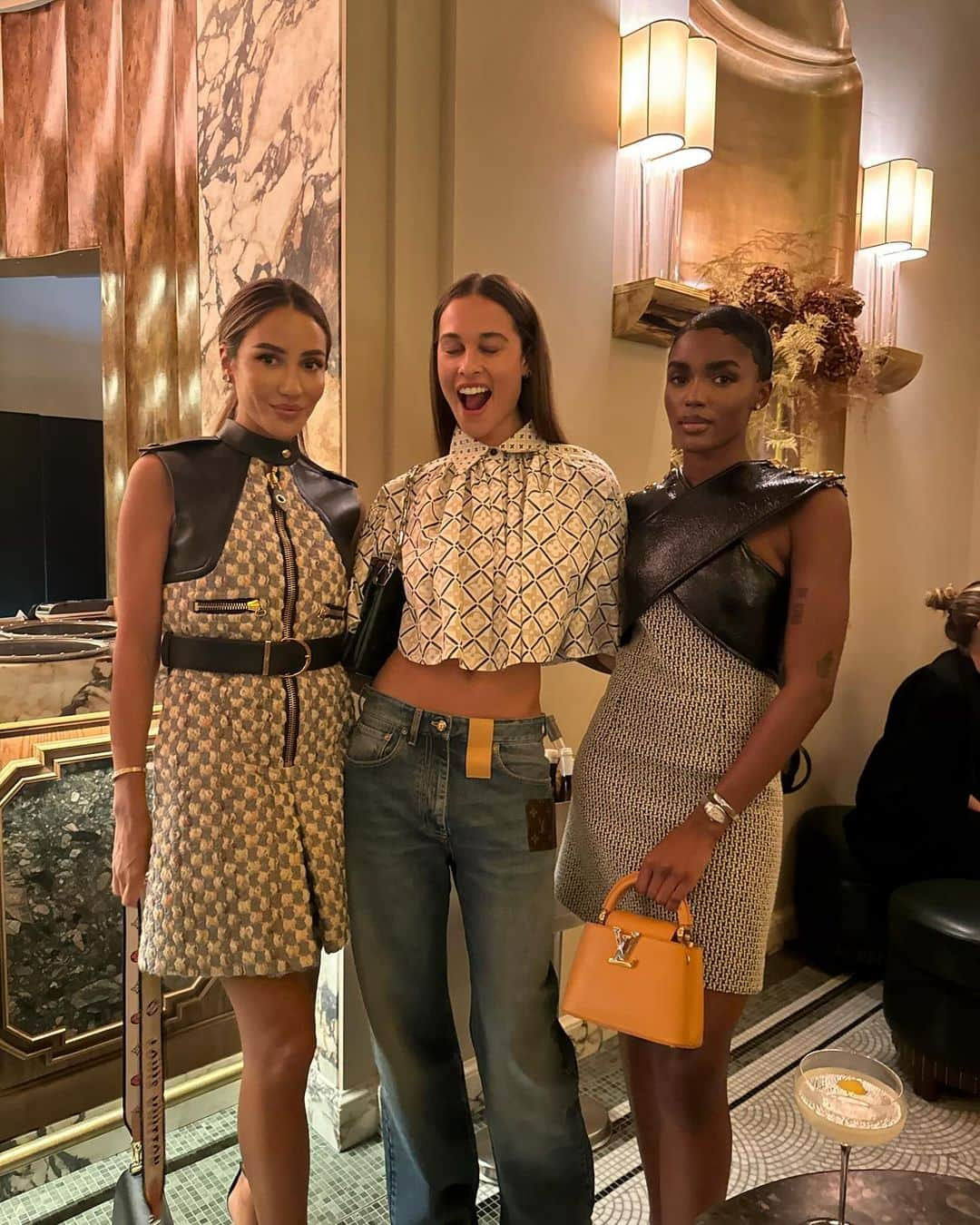 Tamara Kalinicさんのインスタグラム写真 - (Tamara KalinicInstagram)「An evening with @louisvuitton for the reveal of the magical LV Christmas Tree at @claridgeshotel」11月26日 23時01分 - tamara