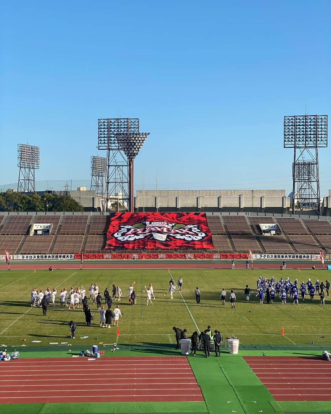 小西美穂さんのインスタグラム写真 - (小西美穂Instagram)「こちらは ラクロス全日本大学選手権決勝会場🥍 関学ラクロス部員 @kglaxmen とも遭遇しました！ ⁡ 男子決勝にのぞんだ 法政大スタンド側にいたのですが、 日体大が男女ともに日本一に。強かった！！！ おめでとうございます。 ⁡ 2028ロス五輪、ラクロス。 ますます盛り上げていきたいと思っています！ ⁡ #ラクロス #ラクロス全日本大学選手権大会 #lacrosse #たけびしスタジアム京都」11月26日 23時02分 - mihokonishi69