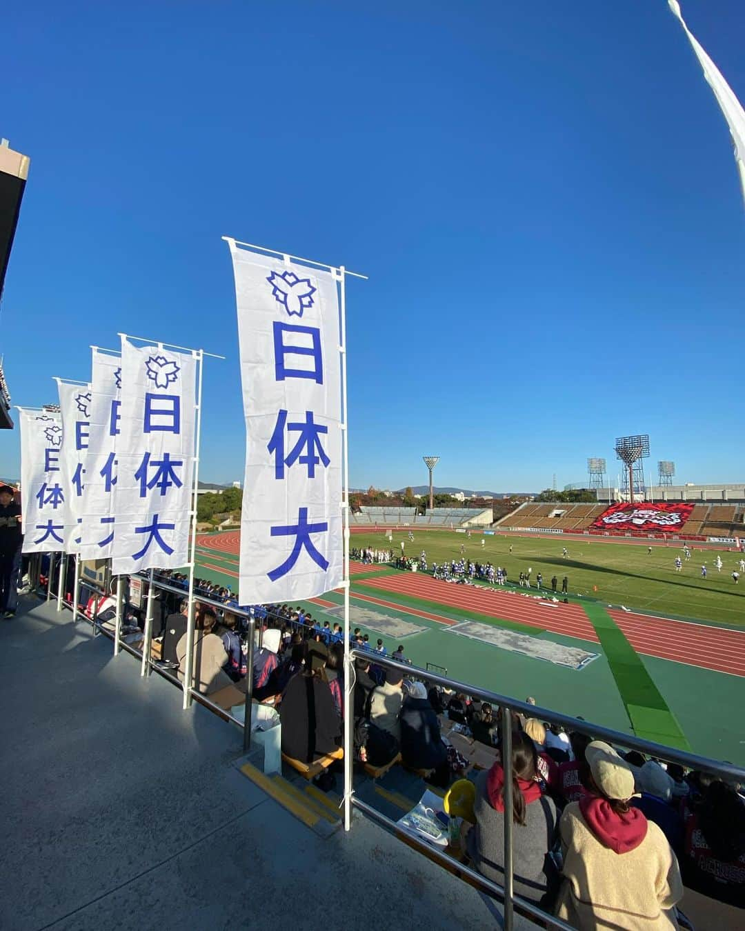 小西美穂さんのインスタグラム写真 - (小西美穂Instagram)「こちらは ラクロス全日本大学選手権決勝会場🥍 関学ラクロス部員 @kglaxmen とも遭遇しました！ ⁡ 男子決勝にのぞんだ 法政大スタンド側にいたのですが、 日体大が男女ともに日本一に。強かった！！！ おめでとうございます。 ⁡ 2028ロス五輪、ラクロス。 ますます盛り上げていきたいと思っています！ ⁡ #ラクロス #ラクロス全日本大学選手権大会 #lacrosse #たけびしスタジアム京都」11月26日 23時02分 - mihokonishi69