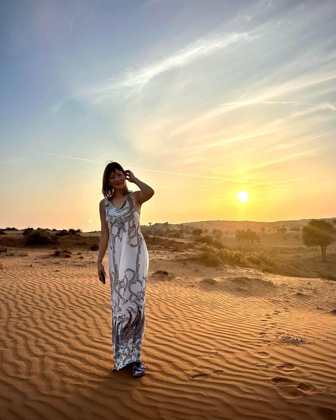 箕輪玖美さんのインスタグラム写真 - (箕輪玖美Instagram)「The Ritz-Carlton Ras Al Khaimah, Al Wadi Desert🏨 ・ ・ UAEに来たら砂漠も楽しみたい♪ ドバイ市内から車で1時間ちょっとのリッツ・カールトンへ😃 ・ ・ アラビアンテント風なコテージで静かな時間が過ぎていく✨ Dinnerはモロッコ料理で更に雰囲気が😊  #砂漠 #uae #dubai #theritzcarltonrasalkhaimahalwadidesert  #静寂 #luxuryhotel #dubai旅行 #海外旅行 #タビジョ #instatrip #旅行好きな人と繋がりたい #アラフィフ女子 #箕輪玖美」11月26日 23時05分 - kumi.111