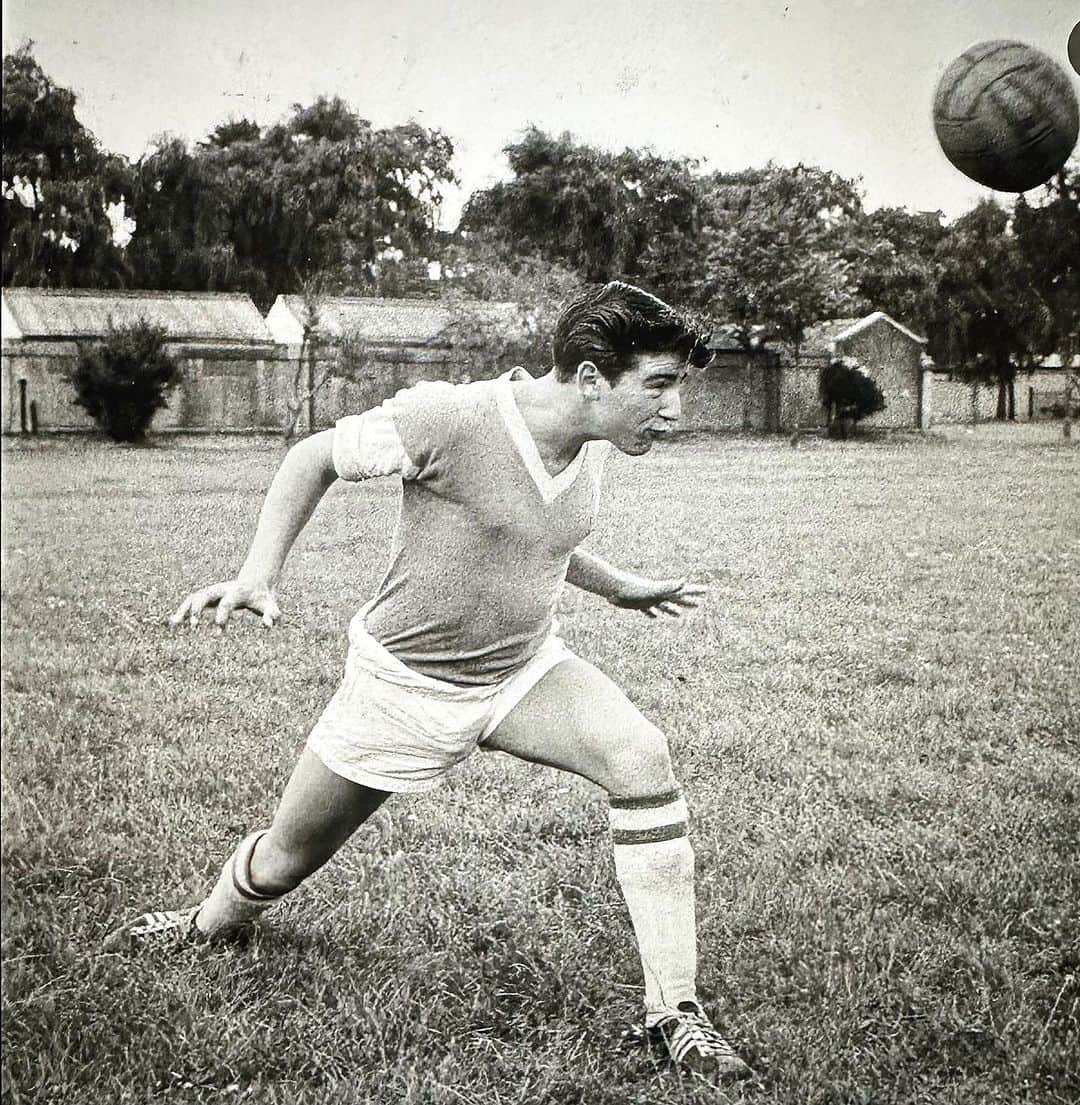 デビッド・モリシーのインスタグラム：「RIP Tel. Never saw him play but he was a great manager and always loved hearing his views on the game! Photo Bob Haswell.」