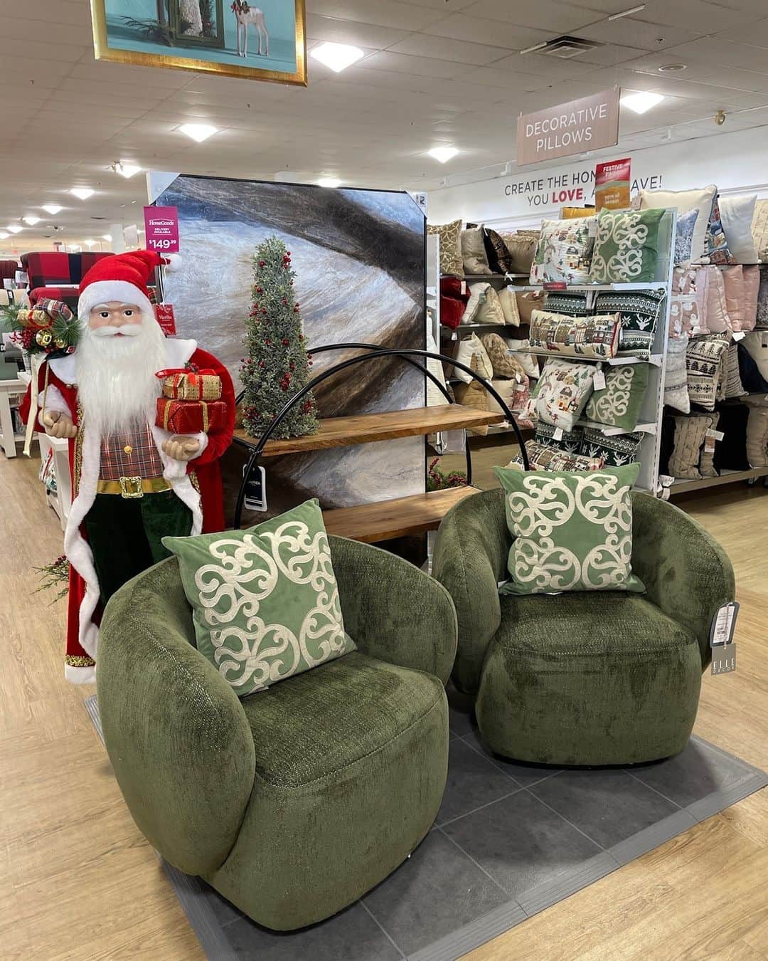 HomeGoodsさんのインスタグラム写真 - (HomeGoodsInstagram)「Black Friday ends, our savings don't! Save everyday on pieces to update your home just in time for the holidays. Pro-tip: ask an associate about same-day delivery for a stress-free holiday.」11月27日 0時00分 - homegoods