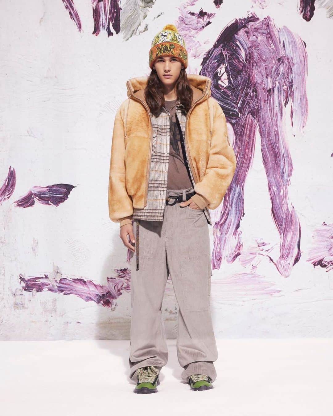 クリスチャンディオールさんのインスタグラム写真 - (クリスチャンディオールInstagram)「Get set for the ski season with #DiorSki capsule from #DiorSpring24 by @MrKimJones, showcasing a selection of retro pieces with bold punkish motifs elaborated in collaboration with @PeterDoig, including wrap-around knits adorned with prints specially conceived by the artist for Dior. The range is available to discover in Dior boutiques and on our website.  © @Jackie_Nickerson」11月27日 0時00分 - dior