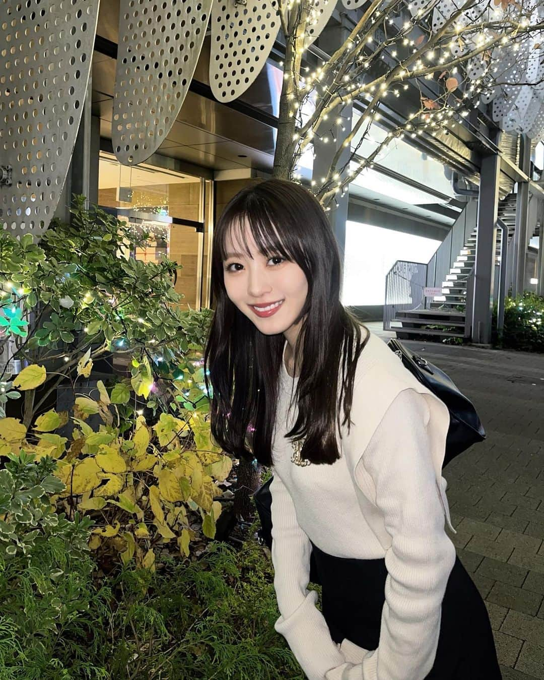 沖玲萌のインスタグラム：「🌳✨」