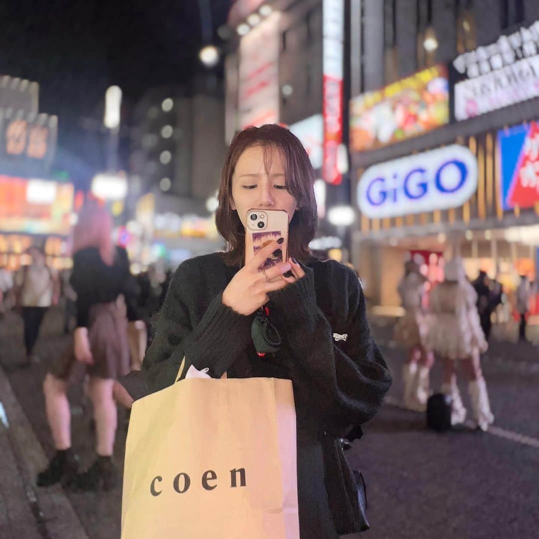 原望奈美さんのインスタグラム写真 - (原望奈美Instagram)「ド #時差投稿 👾🤖👾🤖⁣ ⁣ ⁣かわちぃかわちぃかわちぃかわ！ 愛しのラッコ先生〜🩷🦦 ⁣ ⁣わたしの心の師匠よ💋 ⁣ ⁣ ⁣それとハギワギさん取りました💙(ハギーワギー) ハギワギは時々お目にかかるんだけど キシミシちゃん見ないな...  ⁣ ⁣ ⁣#ちいかわ #ちいかわラッコさん #ちいかわラッコ先生 #ラッコ先生 #むしろ #ラッコ師匠 #ゲーセン #ufoキャッチャー #ポピープレイタイム #ハギーワギー #poppyplaytime #huggywuggy #tokyotravel #fashion #fendi #ootdfashion #instadaily #instafashion #dailylook #도쿄 #도쿄여행 #오오티디 #데일리록 #데이트 #전신샷 #일상기록 #셀카놀이 #좋아요그램 #여행스타그램  ⁣ ⁣ ⁣ ⁣ ⁣ ⁣ ⁣ ⁣ ⁣ ⁣ ⁣ ⁣ ⁣ ⁣ ⁣ ⁣」11月26日 23時58分 - vo_nozomi