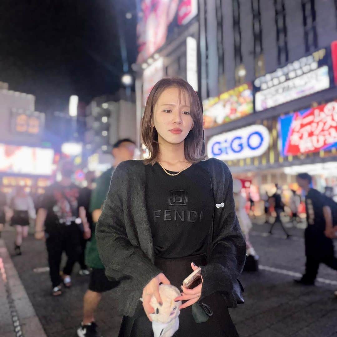 原望奈美さんのインスタグラム写真 - (原望奈美Instagram)「ド #時差投稿 👾🤖👾🤖⁣ ⁣ ⁣かわちぃかわちぃかわちぃかわ！ 愛しのラッコ先生〜🩷🦦 ⁣ ⁣わたしの心の師匠よ💋 ⁣ ⁣ ⁣それとハギワギさん取りました💙(ハギーワギー) ハギワギは時々お目にかかるんだけど キシミシちゃん見ないな...  ⁣ ⁣ ⁣#ちいかわ #ちいかわラッコさん #ちいかわラッコ先生 #ラッコ先生 #むしろ #ラッコ師匠 #ゲーセン #ufoキャッチャー #ポピープレイタイム #ハギーワギー #poppyplaytime #huggywuggy #tokyotravel #fashion #fendi #ootdfashion #instadaily #instafashion #dailylook #도쿄 #도쿄여행 #오오티디 #데일리록 #데이트 #전신샷 #일상기록 #셀카놀이 #좋아요그램 #여행스타그램  ⁣ ⁣ ⁣ ⁣ ⁣ ⁣ ⁣ ⁣ ⁣ ⁣ ⁣ ⁣ ⁣ ⁣ ⁣ ⁣」11月26日 23時58分 - vo_nozomi