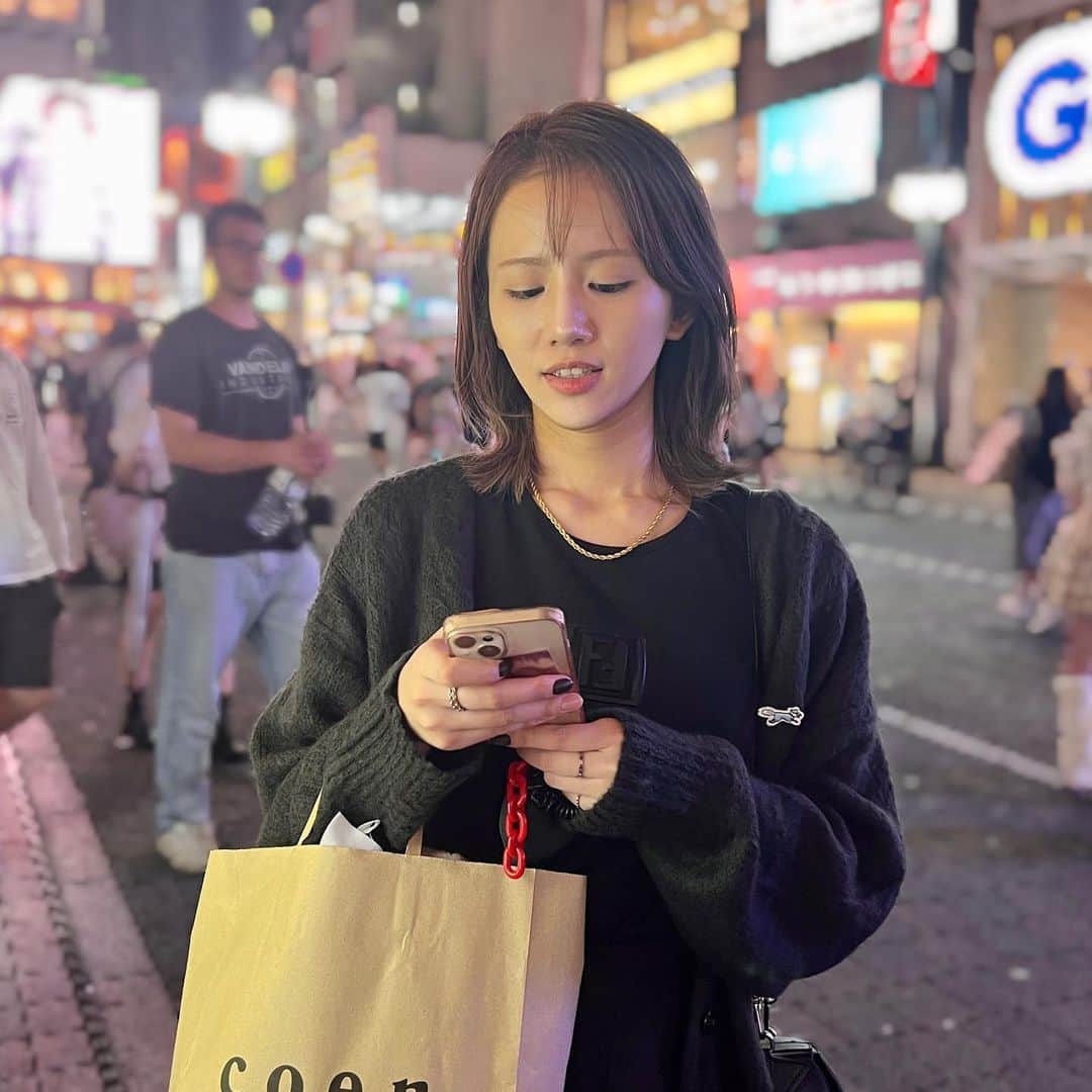 原望奈美さんのインスタグラム写真 - (原望奈美Instagram)「ド #時差投稿 👾🤖👾🤖⁣ ⁣ ⁣かわちぃかわちぃかわちぃかわ！ 愛しのラッコ先生〜🩷🦦 ⁣ ⁣わたしの心の師匠よ💋 ⁣ ⁣ ⁣それとハギワギさん取りました💙(ハギーワギー) ハギワギは時々お目にかかるんだけど キシミシちゃん見ないな...  ⁣ ⁣ ⁣#ちいかわ #ちいかわラッコさん #ちいかわラッコ先生 #ラッコ先生 #むしろ #ラッコ師匠 #ゲーセン #ufoキャッチャー #ポピープレイタイム #ハギーワギー #poppyplaytime #huggywuggy #tokyotravel #fashion #fendi #ootdfashion #instadaily #instafashion #dailylook #도쿄 #도쿄여행 #오오티디 #데일리록 #데이트 #전신샷 #일상기록 #셀카놀이 #좋아요그램 #여행스타그램  ⁣ ⁣ ⁣ ⁣ ⁣ ⁣ ⁣ ⁣ ⁣ ⁣ ⁣ ⁣ ⁣ ⁣ ⁣ ⁣」11月26日 23時58分 - vo_nozomi