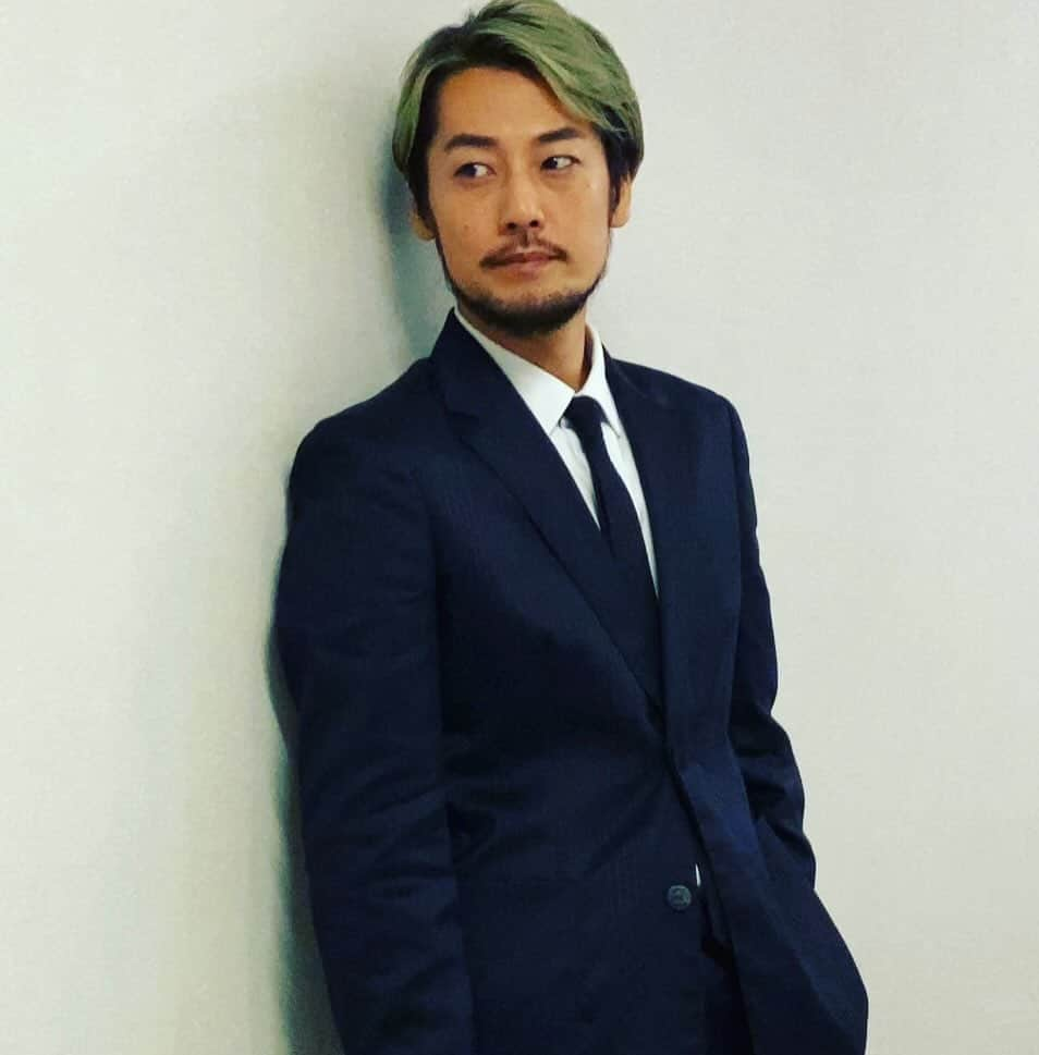 福士誠治さんのインスタグラム写真 - (福士誠治Instagram)「インヘリタンス制作発表にて  背中ファスナー かっこいい  #福士誠治 #ファション #背中ファスナー #インヘリタンス #制作発表」11月26日 23時59分 - seiji_fukushi