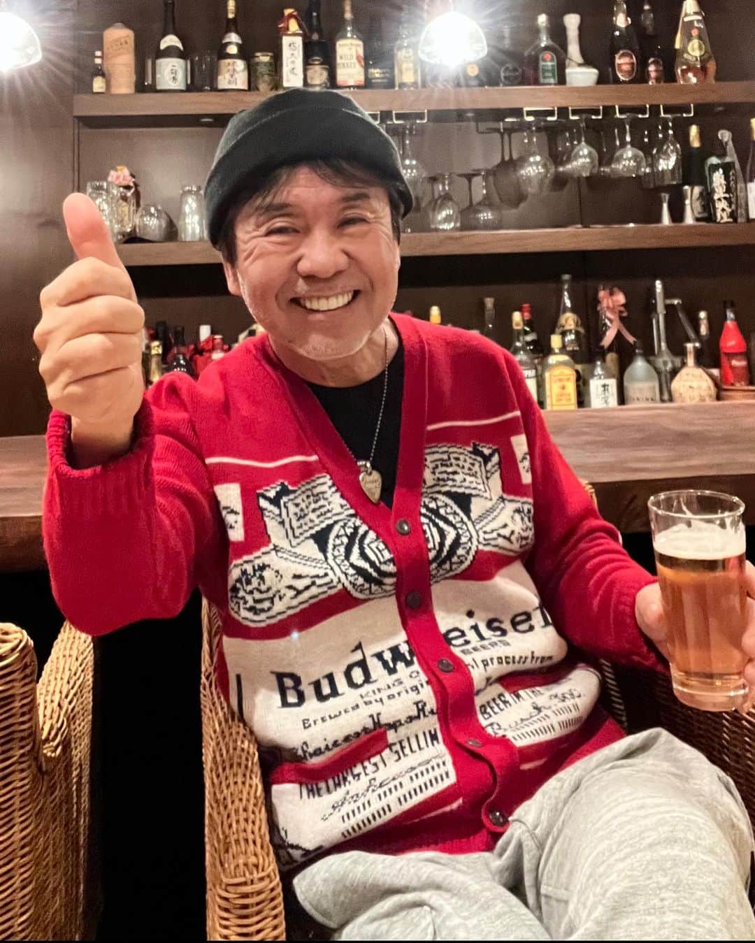 設楽洋のインスタグラム：「タラズバーでとりあえずビール…😙🍺」