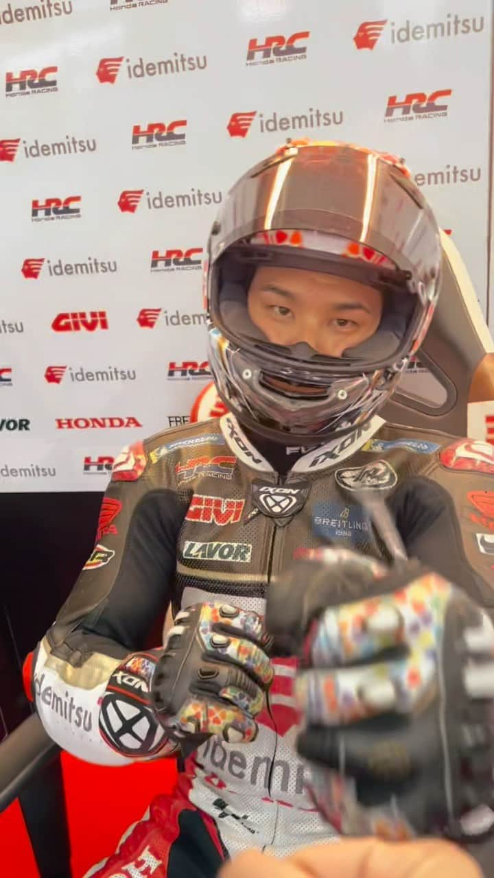 中上貴晶のインスタグラム：「Good job @takanakagami 🤩some points to finish the season! P12🔒#LCR #ValenciaGP #MotoGP」