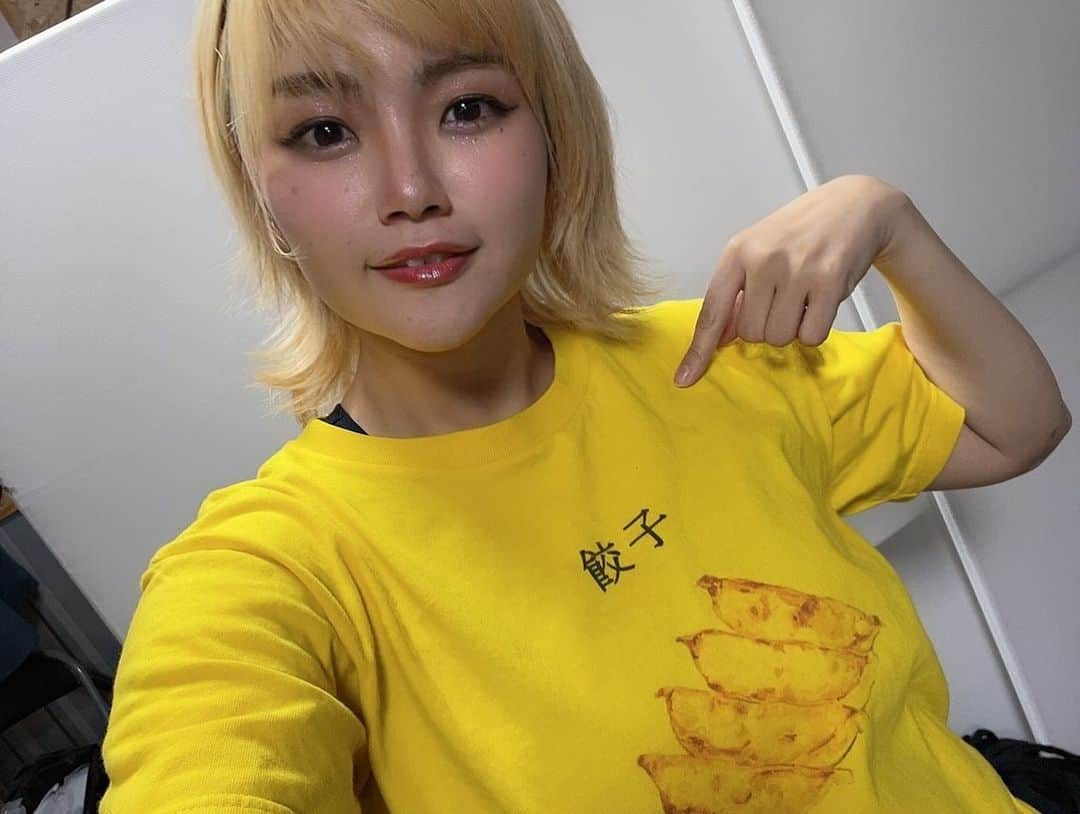  才原茉莉乃さんのインスタグラム写真 - ( 才原茉莉乃Instagram)「舞台「カウント2.9!Ⅱ」 ありがとうございました！  ドリームガールズのヒールユニット《ブラッディデビル》の一人・アキエ役でした！  1公演のみの、アキエでしたがとっても楽しかった！  才原としての技、葉隠忍としての技を融合して試合をしたのもレア！  気付いたかな？？✨  さらに  ドドドエモ写真も！ 多恵さんと共演できた事が嬉しいし、葉隠以外でヤスカちゃんともよ子さんと共演できたのが嬉しい！  もよ子さんとは同じシーンなかったけど、多恵さんとヤスカちゃんの試合のセコンドつけた事も凄くエモです。  ヤスカちゃんとは、そこまで絡む事なかったんだけど 実はほんの少し面白い物が生まれていたので、舞台の生感がやはりいい。  このエモ面子で、寅雄さん演出。  才原茉莉乃的にはめっちゃ楽しかったし、エモでした。  1日限りのブラッディデビル。 楽しく試合ができた。 才原茉莉乃としての試合、パワーアップできそう！  またどこかで、BDに会いましょう！  ありがとうございました！  #カウント29続編 #アクトレスガールズ #actwresgirlz #count29Ⅱ #プロレス #prowrestling #stage」11月27日 0時14分 - saihara_0120