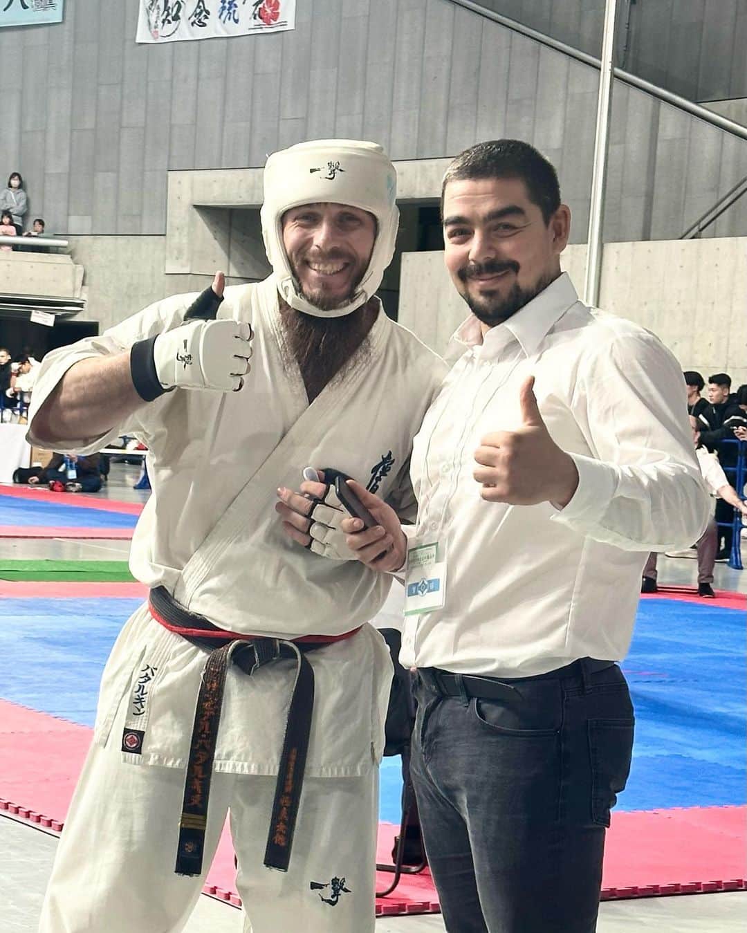 喜国雅彦＆国樹由香さんのインスタグラム写真 - (喜国雅彦＆国樹由香Instagram)「第13回全世界空手道選手権大会が終わって1週間経ちますが、本当に素晴らしい大会でした。  コロナで会えなかった沢山の極真ファミリーの皆さまと、再会を喜び写真撮りまくり。ロシア、アルメニア、ルーマニア、カナダ、オーストラリア、イスラエル等々。試合会場に国境はありません。  幸せな3日間をありがとうございました。押忍！（由）  #the13thworldopenkaratechampionship #kyokushin #karate #kyokushinkaikan #iko #tokyo #japan #極真会館 #東京体育館 #また会える日が待ちきれません #押忍」11月27日 0時16分 - kunikikuni