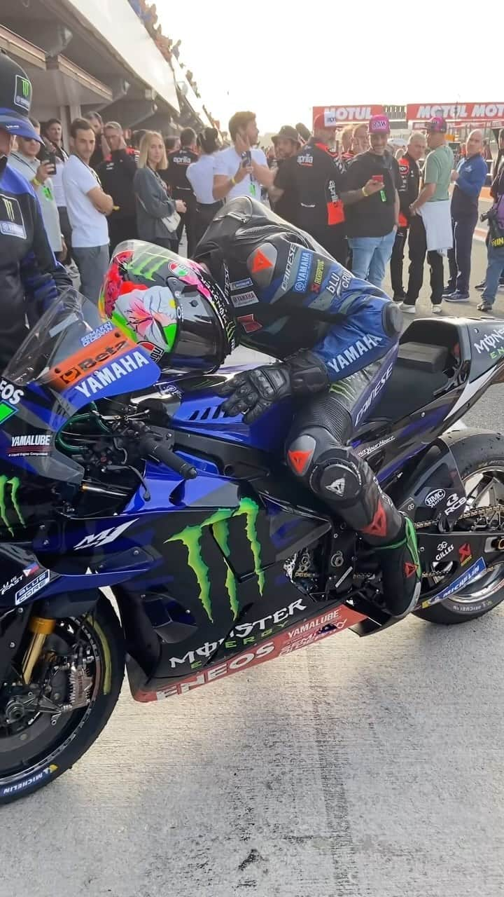 YamahaMotoGPのインスタグラム：「@frankymorbido, take a bow 🤩  What a final ride! 👏👏👏  #MonsterYamaha | #MotoGP | #ValenciaGP」