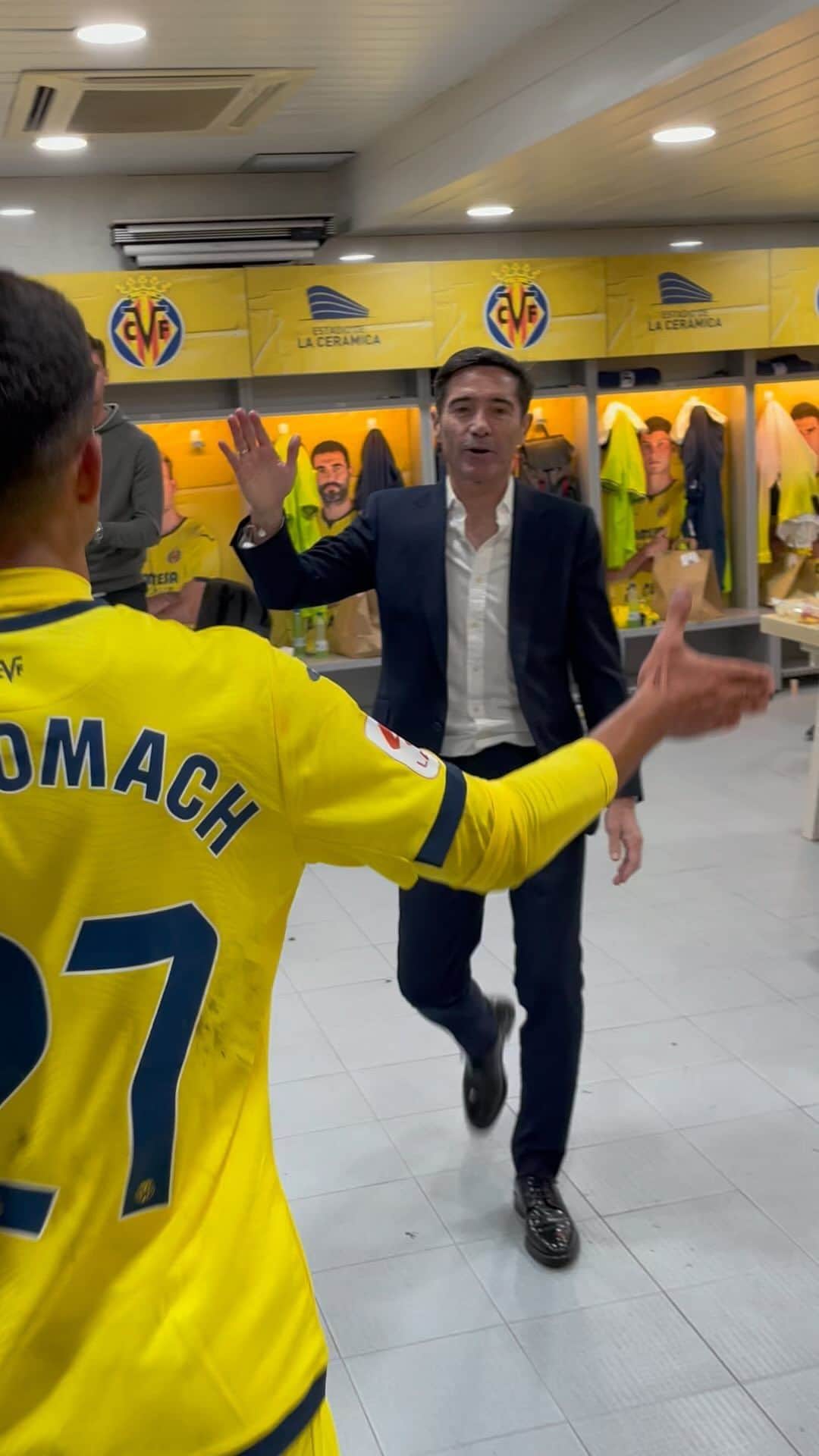 ビジャレアルCFのインスタグラム：「¡VAAAAAAAMOOOOOOOS 💛!」