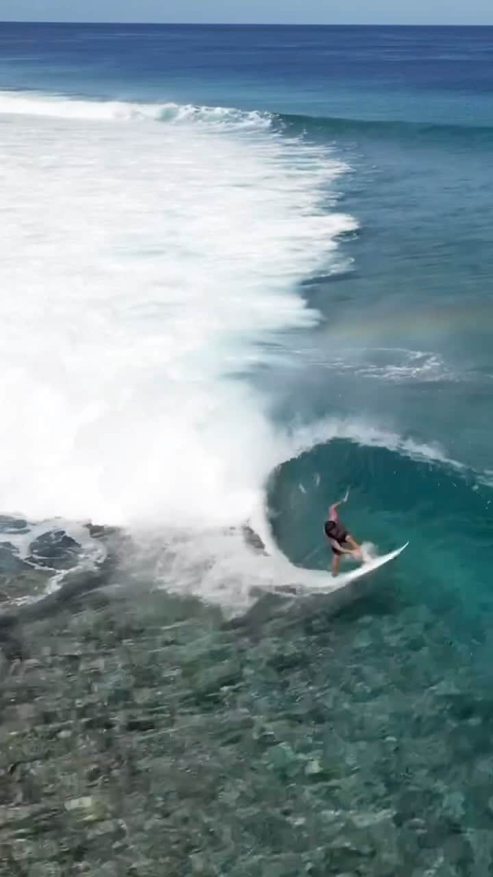 ジェレミー・フローレスのインスタグラム：「The endless sea 〰️ . 🎥: @timmckenna / @quiksilver」