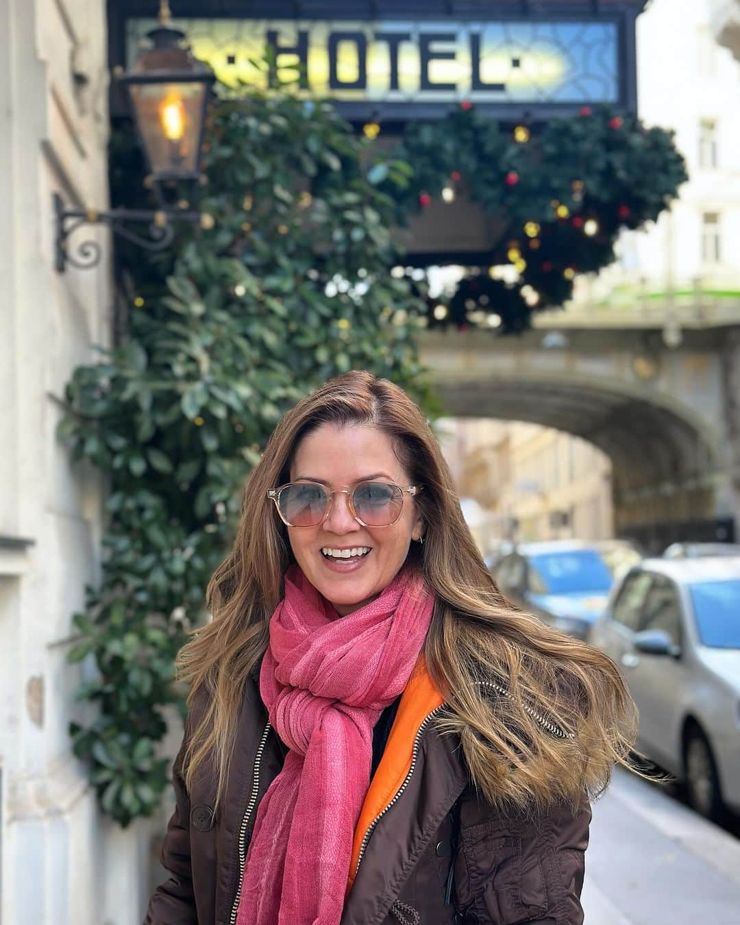 ジュリアナ・デヴァーさんのインスタグラム写真 - (ジュリアナ・デヴァーInstagram)「Back in Vienna and ready to start my first-ever CleverDever Christmas Market Tour and Holiday Party!  I’ve been planning this epic adventure for over a year and a half and let me tell you it’s going to be freaking amazing!  We’re starting in Austria, then heading to the Czech Republic, then Slovakia and finishing in Hungary.   Keep an eye on my stories for behind the scenes fun.   Want more info on seeing the Christmas Markets of Europe next time I do one? Comment Christmas below and I’ll add you to the private list!  For now, just get cozy and travel with me on social.   Have you been to a Christmas market before? Which one is your favorite?  #Vienna #CleverdeverHoliday23 #cleverdeveradventures #BestChristmasMarketTour」11月27日 1時23分 - cleverdeverwherever