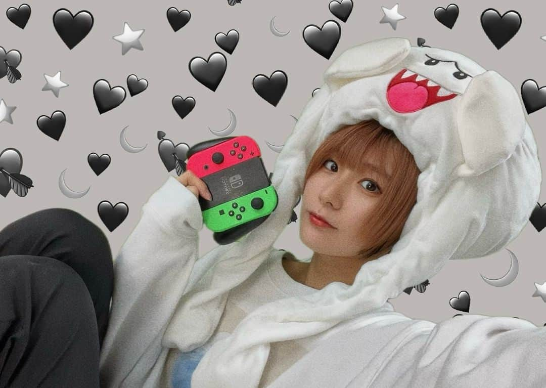 来栖うさこのインスタグラム：「. . . やっぱり任天堂だなあああ🎮 マリカ8でラックスに今頃ハマる。  オンライン対戦、出会ったら対よろ🍄  #マリオカート #テレサ #任天堂 #ユニバマリオ #japanesegirl #マリカ」