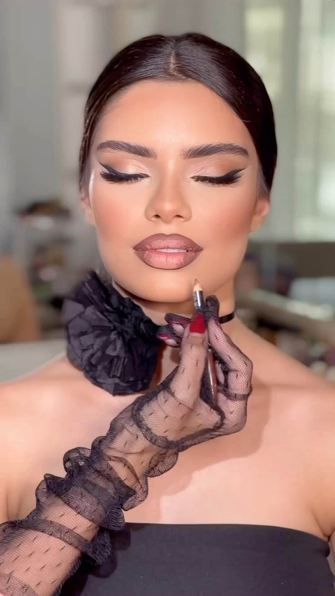 wakeupandmakeupのインスタグラム：「Perfection 💋 ♥️ • @sarahuseyn_ New  model @rufullayevha  hair @gunay_jabrailova」