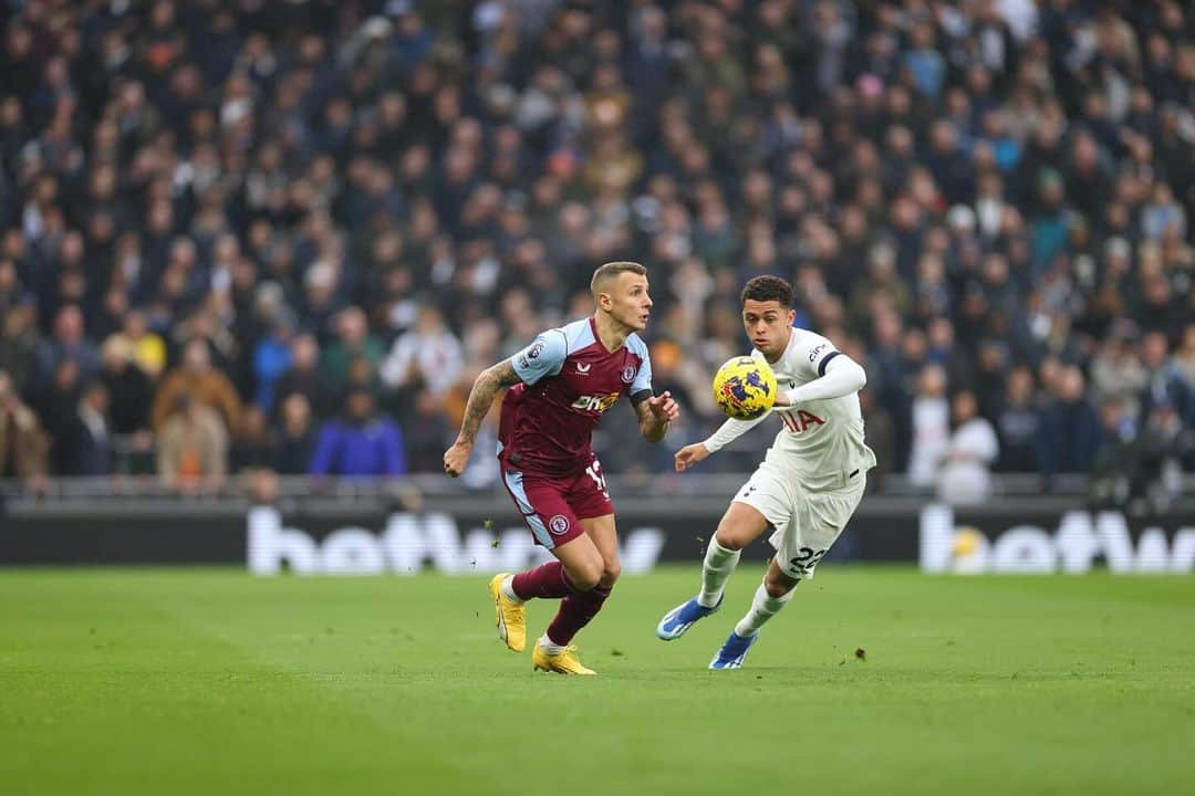 リュカ・ディニュのインスタグラム：「Amazing performance ,  keep going 🤩💜💙 #UTV」