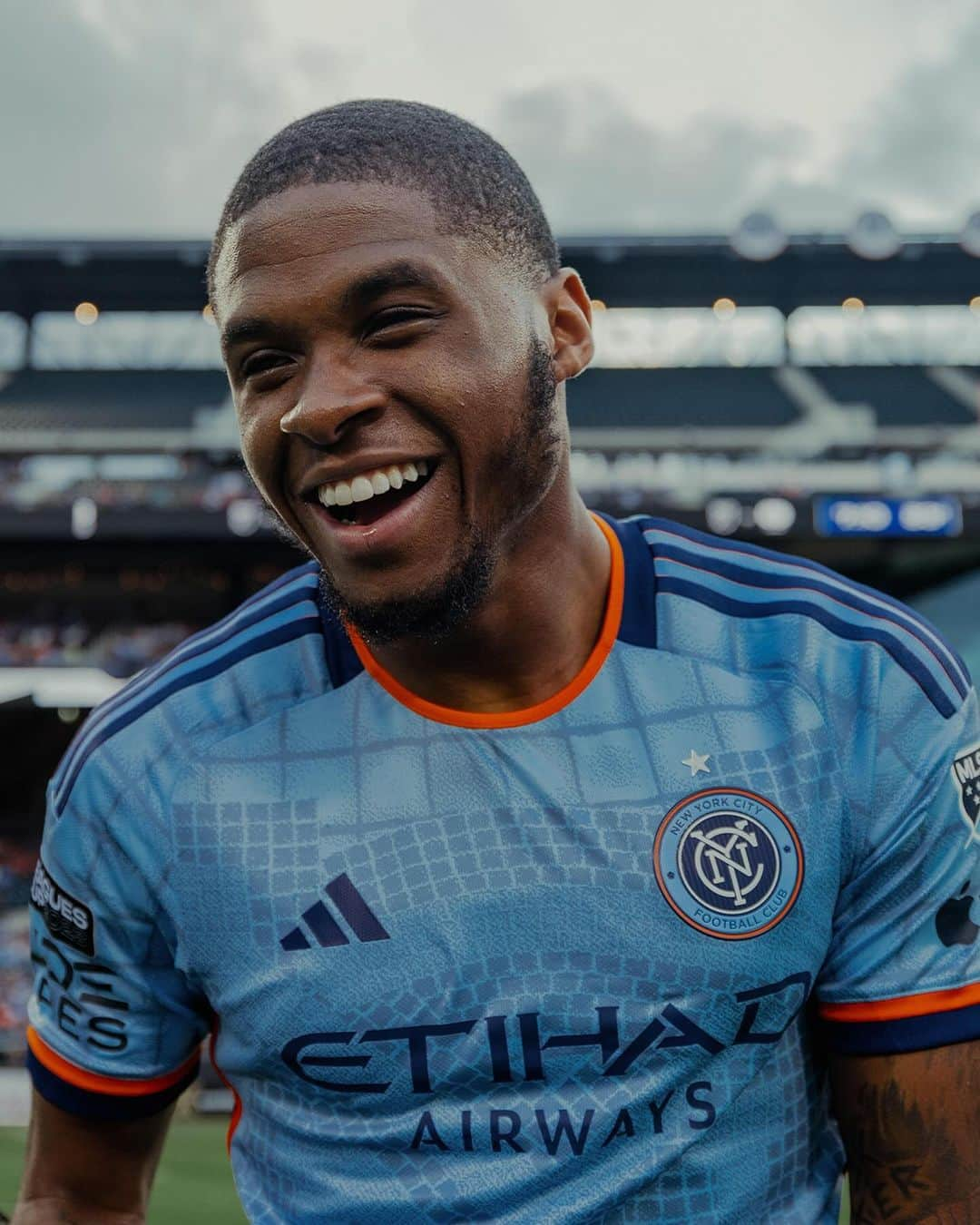 ニューヨーク・シティFCのインスタグラム：「#OTD in 2019: @tayvon_.4 became the first Bronx native to sign with #NYCFC🗽」