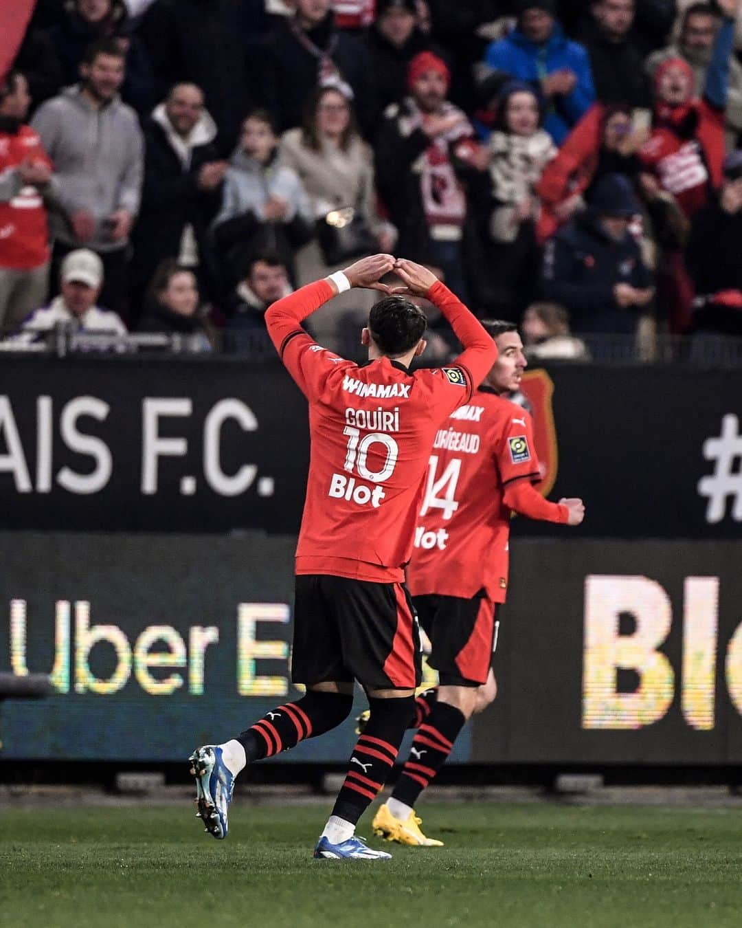 リーグ・アンのインスタグラム：「🇩🇿 ❤️🖤 🇩🇿   #Ligue1UberEats #SRFC」