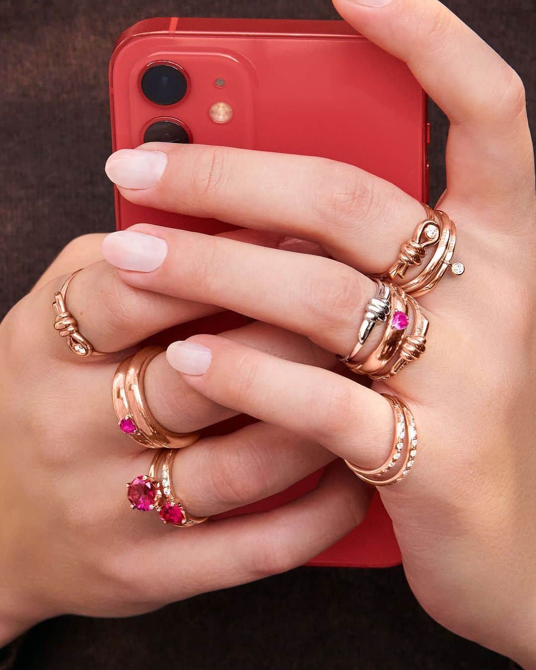 ドドのインスタグラム：「Stack up your favorite DoDo rings and collect them all! Every DoDo collection is designed to go together.​⁣ ​⁣ #DoDoJewels ​⁣ #DoDoHoliday」