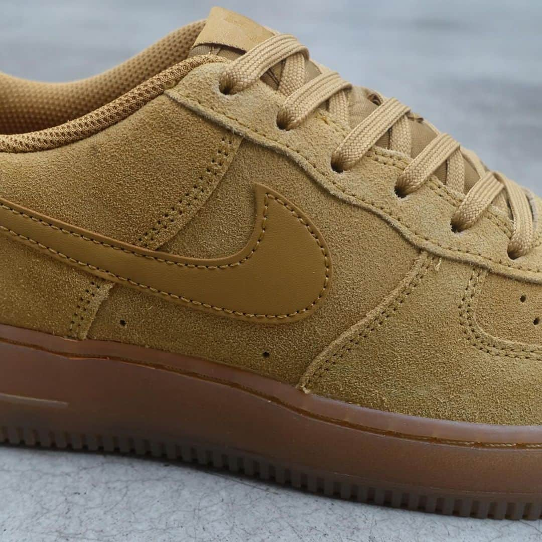 ミタスニーカーズさんのインスタグラム写真 - (ミタスニーカーズInstagram)「NIKE AIR FORCE 1 LV8 GS “WHEAT”」11月27日 2時19分 - mitasneakers