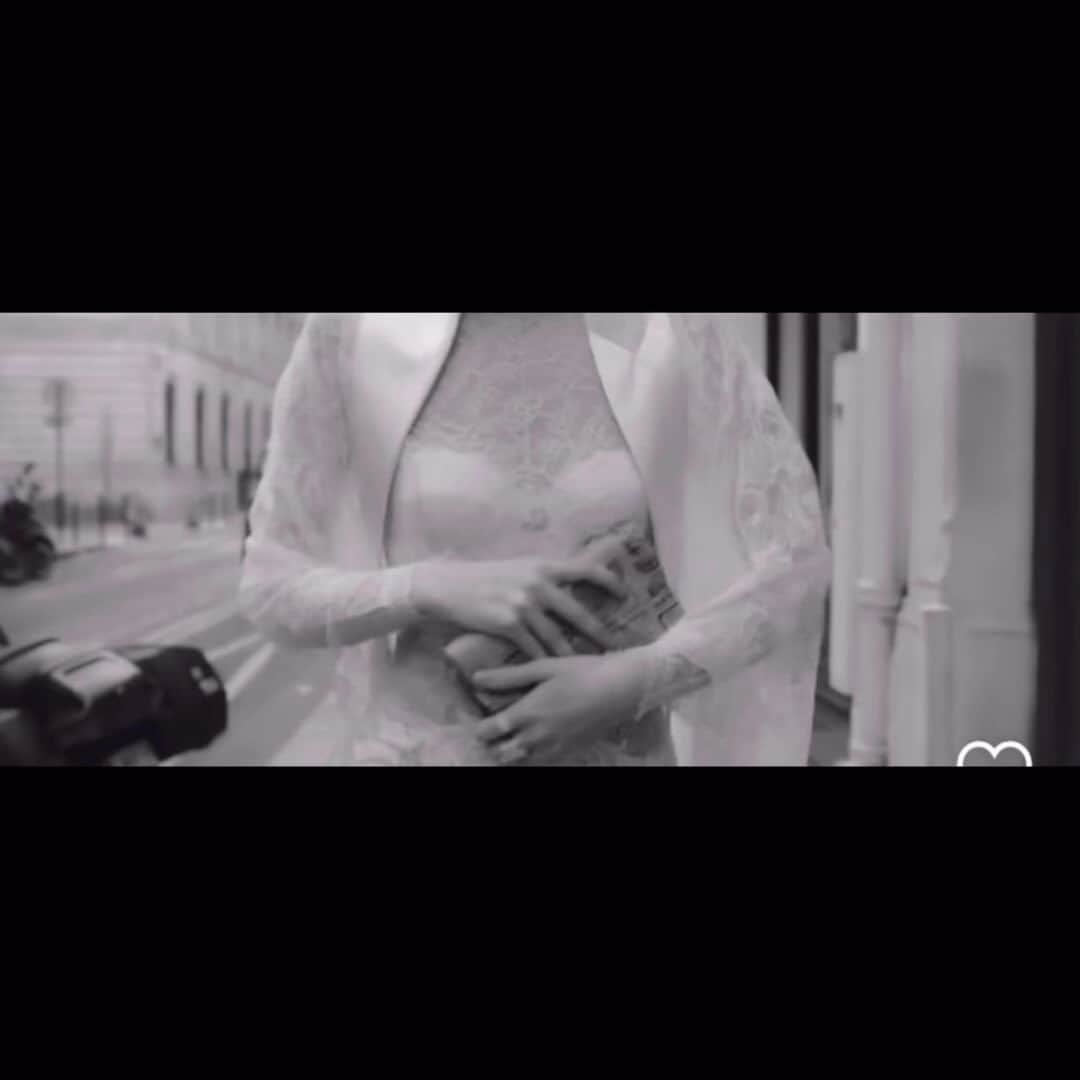 アレクシマビーユのインスタグラム：「Urban Bride @alexismabille #shortmovie @thehouseontheclouds styled @bridelanindia #model @ilona_vda #catsuit #whitelace #bodyconscious #sexapeal #urbanbride #lace #alexismabillehautecouture #alexismabille #bride #bridal #weddingattire #modernbride」
